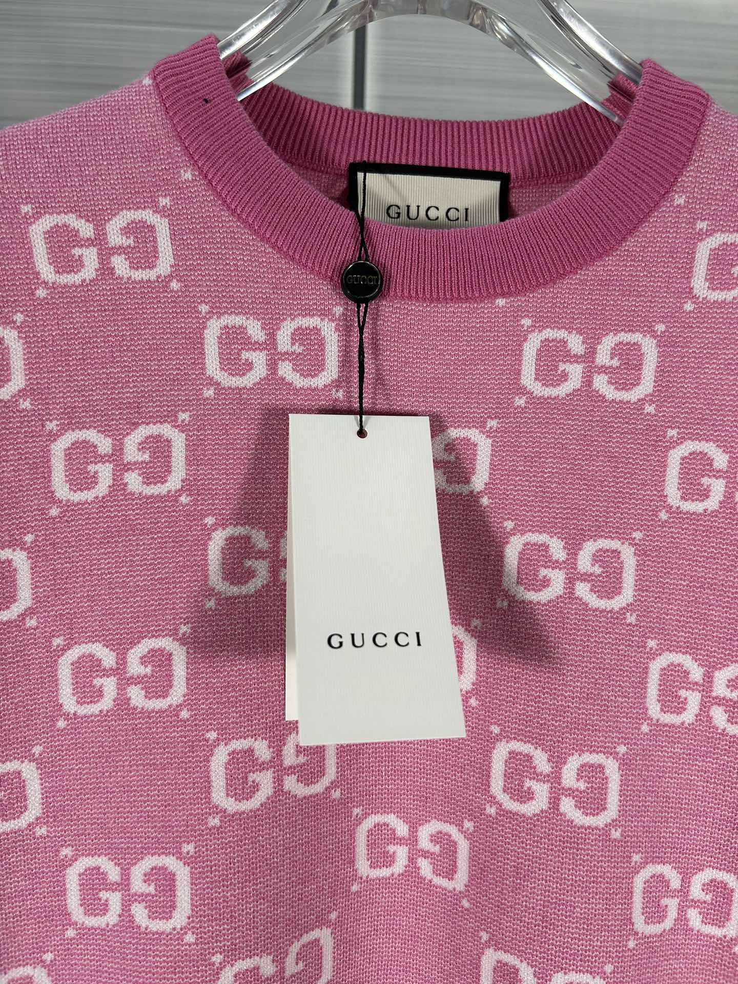 2024 GUCCI Knitted Sweaters: Autumn/Winter Collection with Detailed Quality in Black and Coffee Options - 图片 3