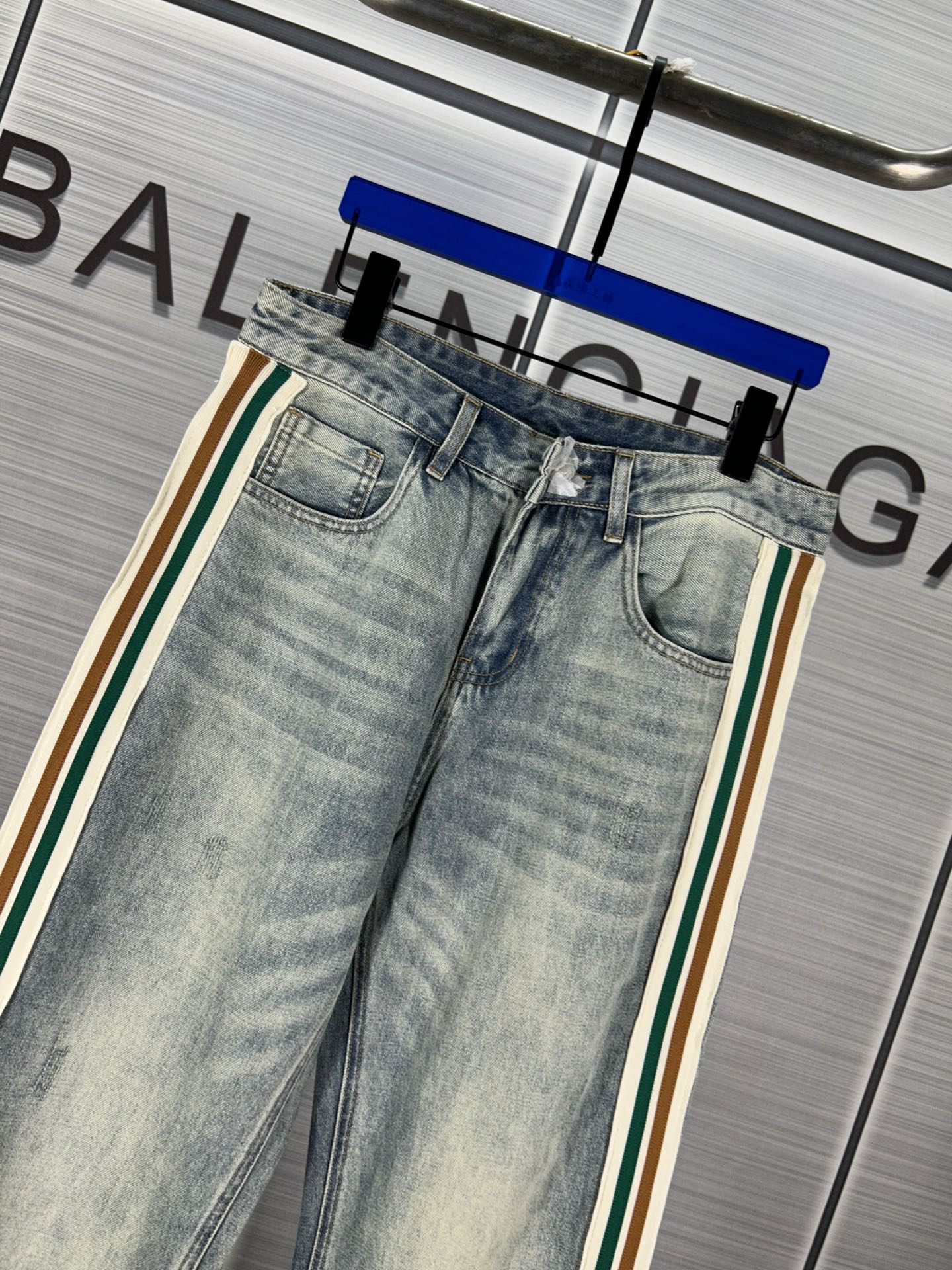 2024 Fall Fashion: Gucchi Jeans with Unique Water-Washed Design - 图片 7