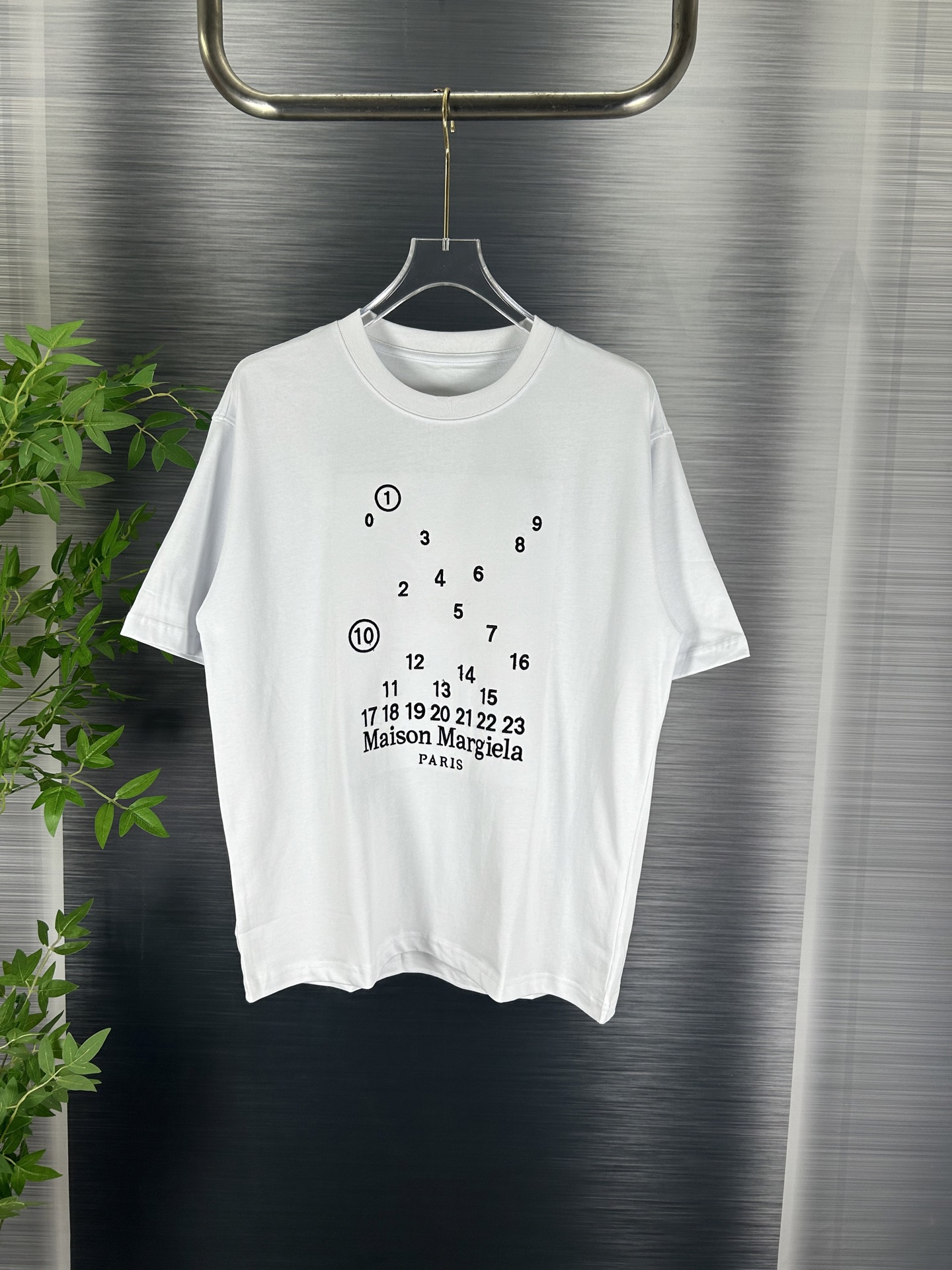 (Versión de alta gama con especificaciones originales) 𝐌𝐚 𝐌𝐚𝐫𝐠𝐢𝐞𝐥𝐚 Camiseta de manga corta con cuello redondo…