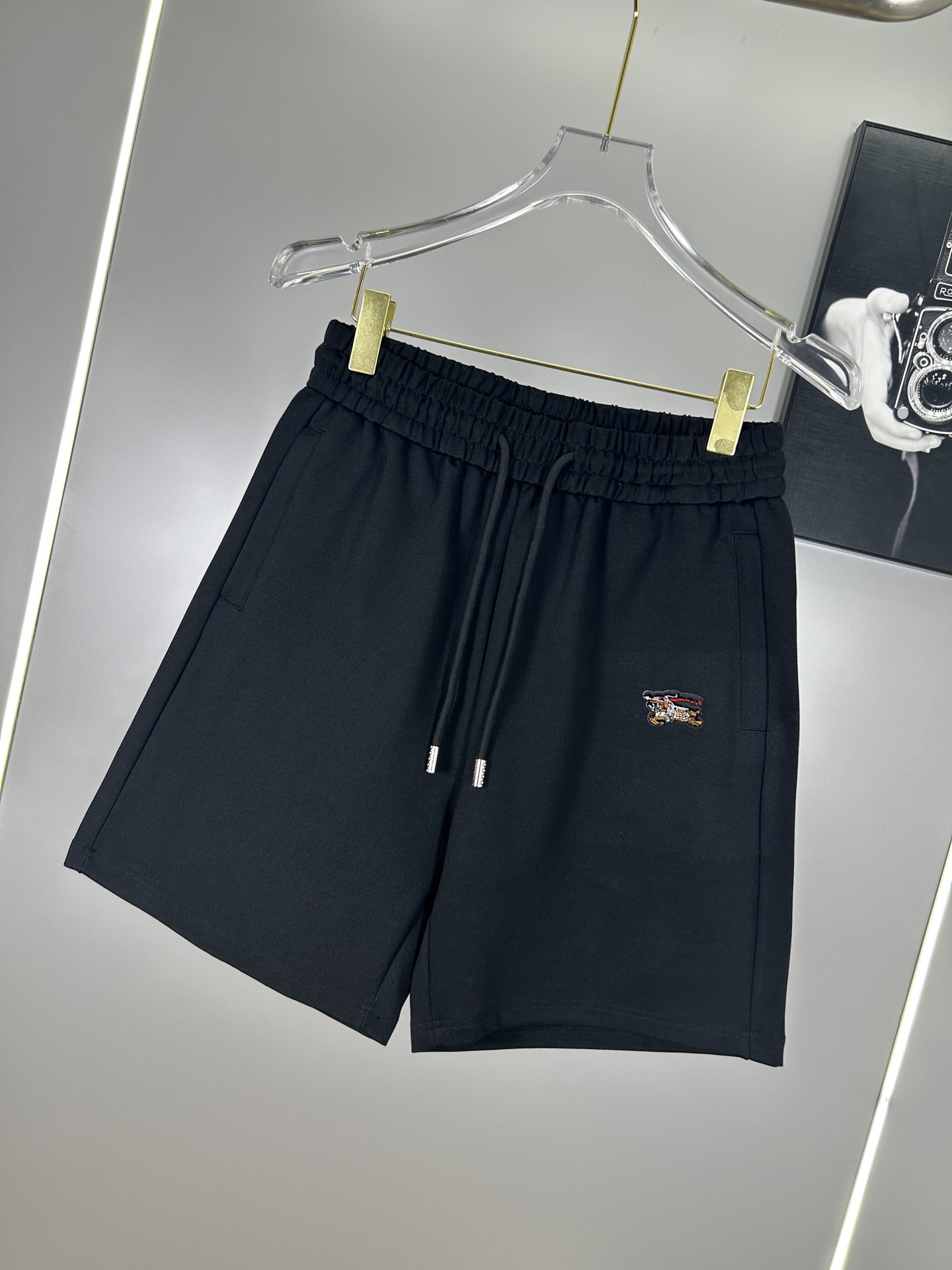 High-End Sport Shorts with Modern Classic Design in High-Intensity Fabric - 图片 3