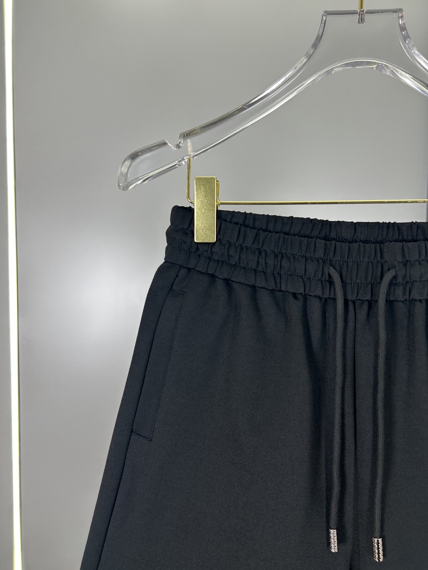 High-End Sport Shorts with Modern Classic Design in High-Intensity Fabric - 图片 5
