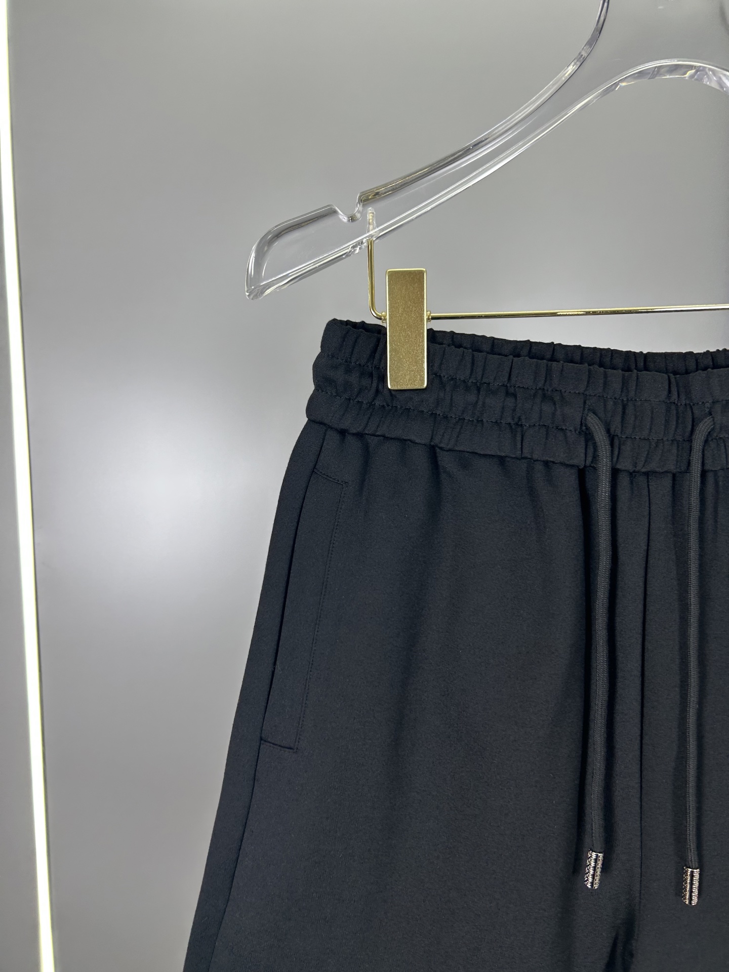 High-End Leisure Sport Shorts with Modern Urban Style in High-Intensity Fabric - 图片 5