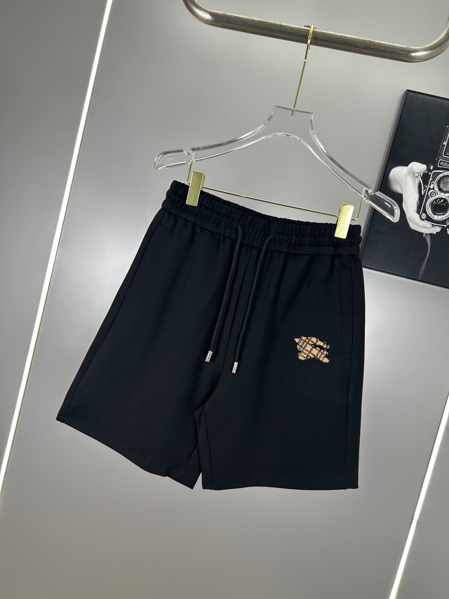 High-End Leisure Sport Shorts with Modern Urban Style in High-Intensity Fabric - 图片 3