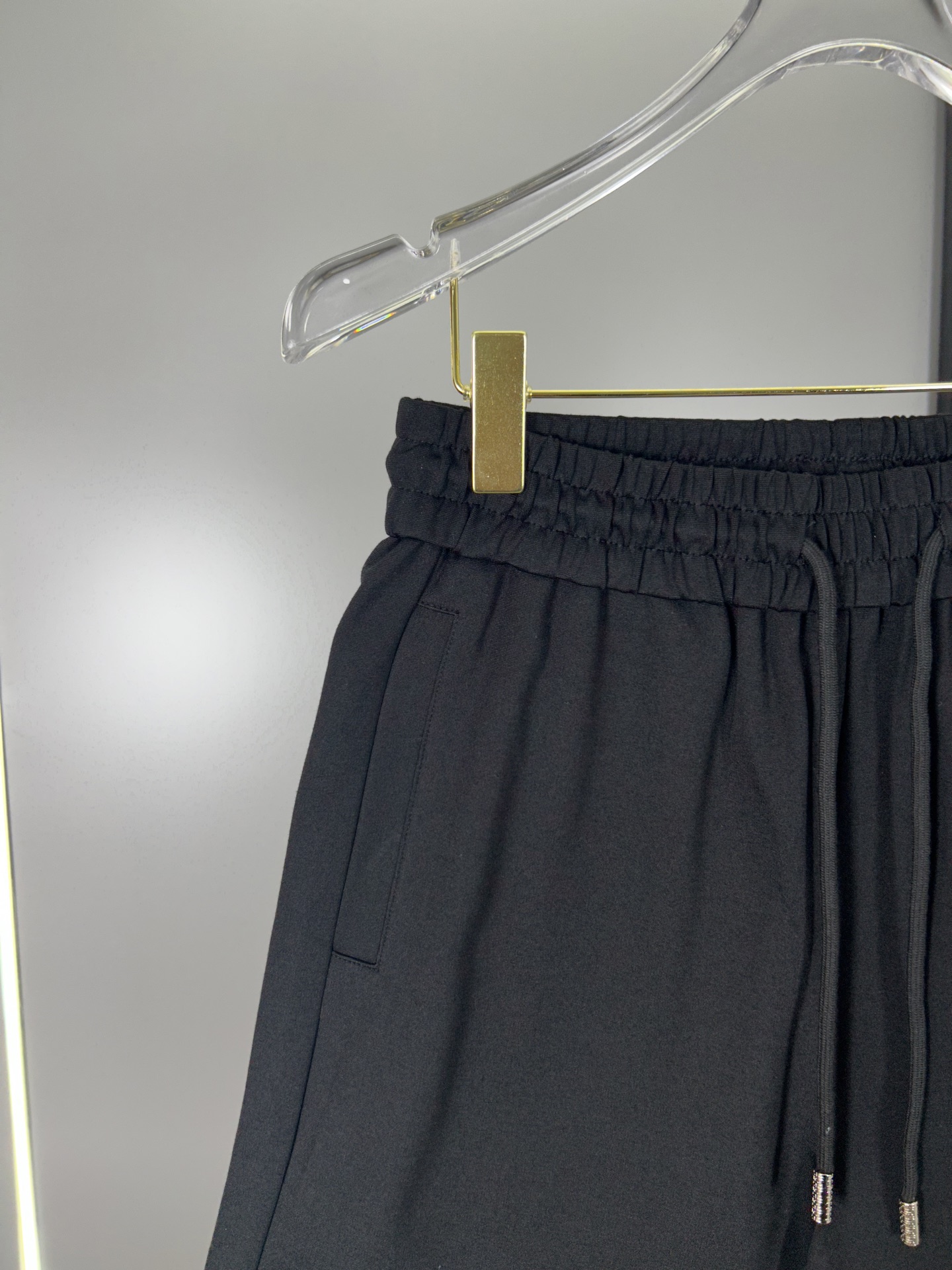 High-End Leisure Sport Shorts with Modern Classic Design in High-Intensity Fabric - 图片 5