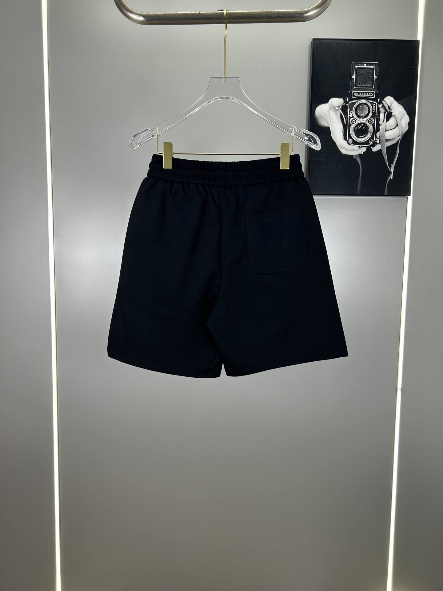 High-End Dior 2025s Sports Shorts in 400g Fabric, Modern Classic Urban Style - 图片 2