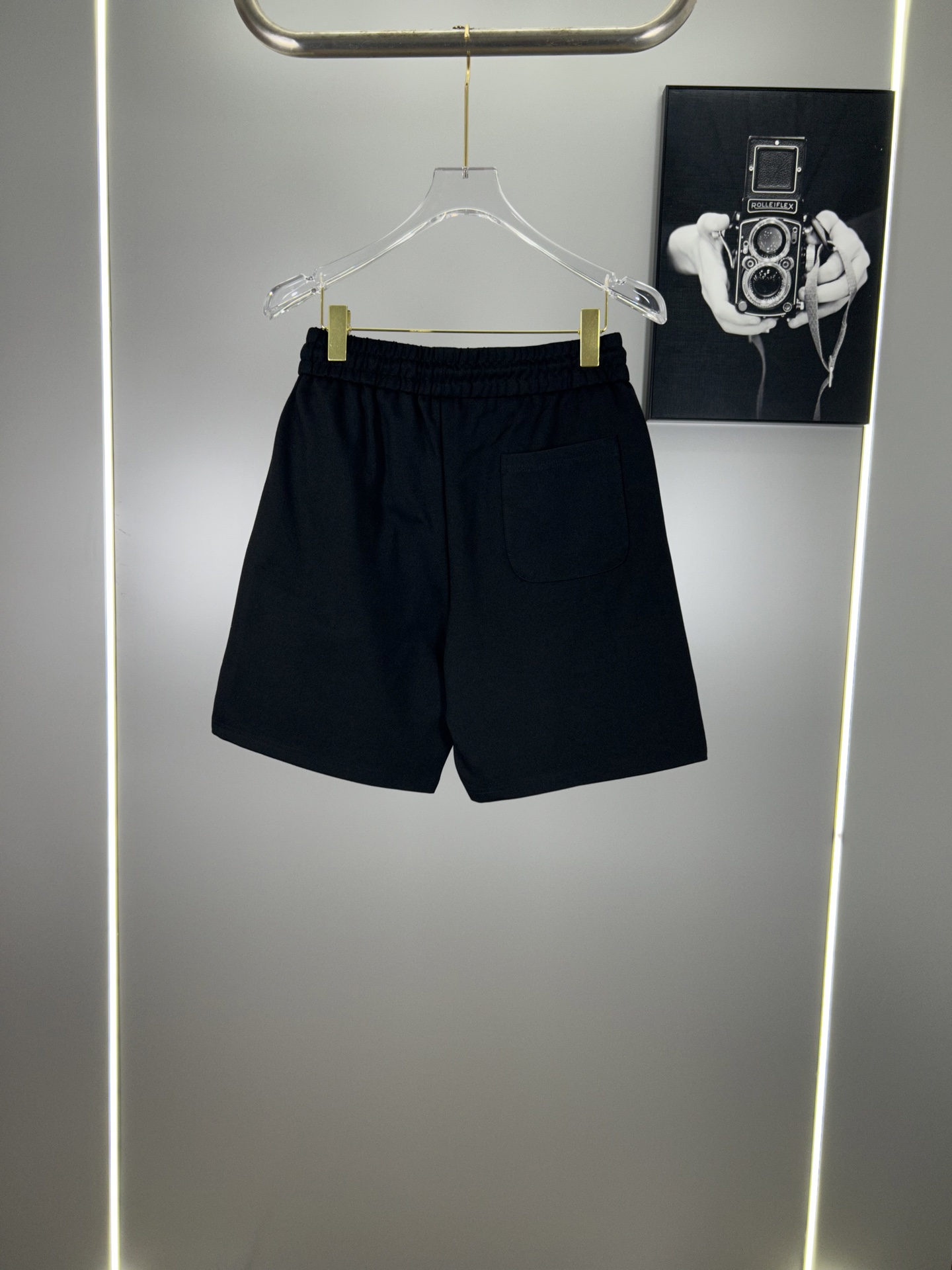 High-End Moncler 2025s Leisure Sports Shorts in High-Intensity Fabric, Modern Classic Urban Style - 图片 2