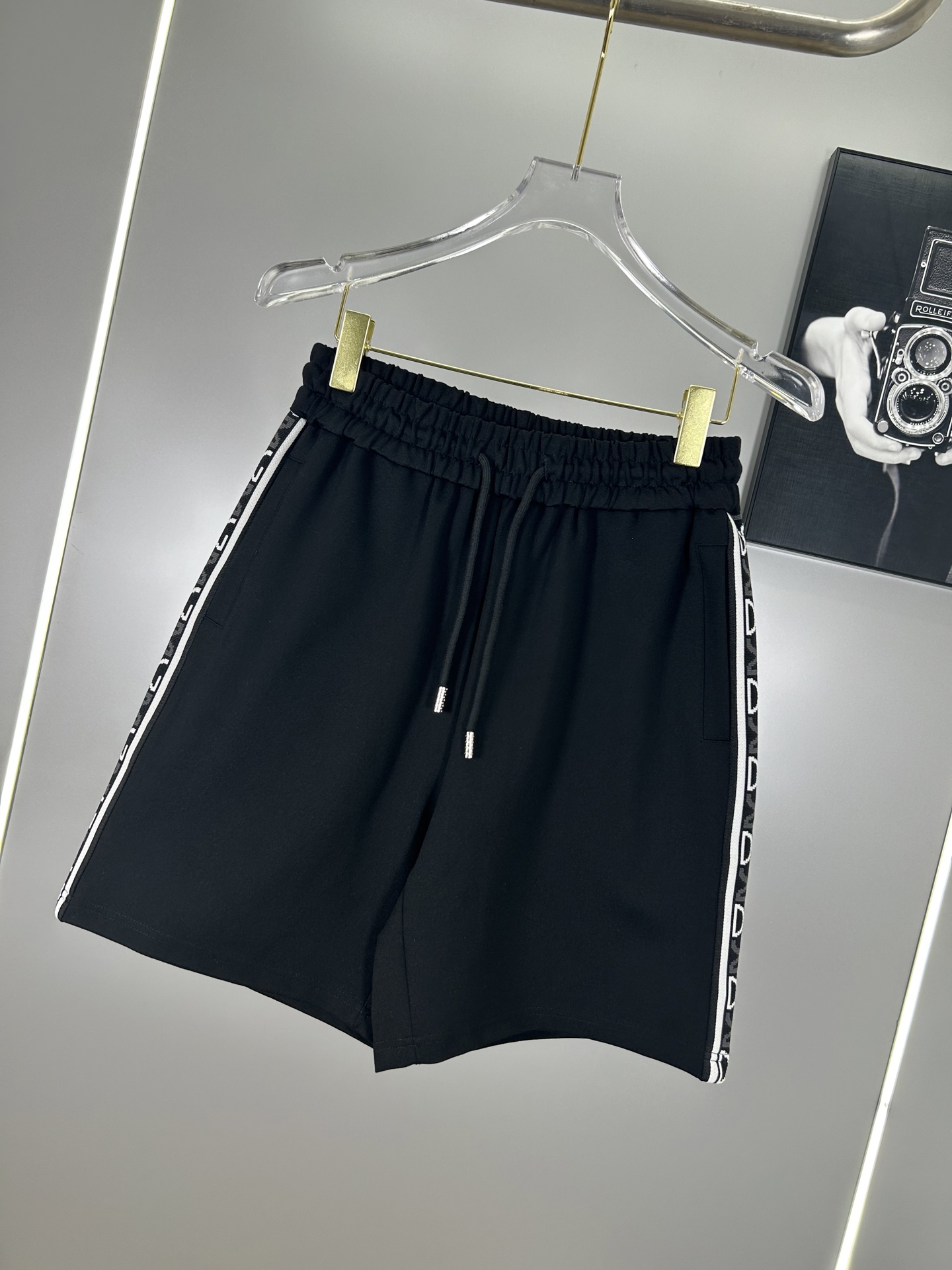 High-End Dior 2025s Leisure Sports Shorts in High-Intensity Fabric: Review & Features - 图片 3