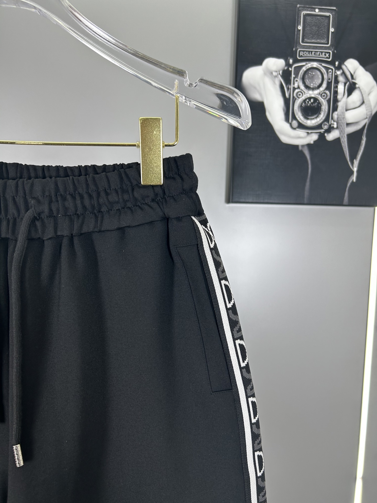 High-End Dior 2025s Leisure Sports Shorts in High-Intensity Fabric: Review & Features - 图片 5