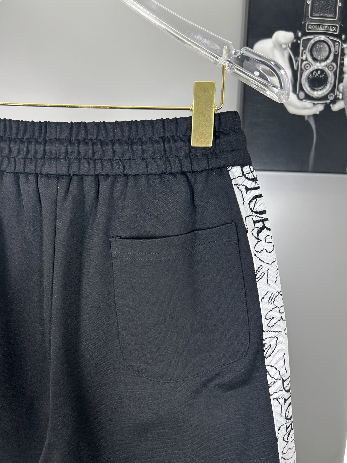High-End Dior 2025s Leisure Sports Shorts with 400g Fabric, Modern Classic Urban Style - 图片 6