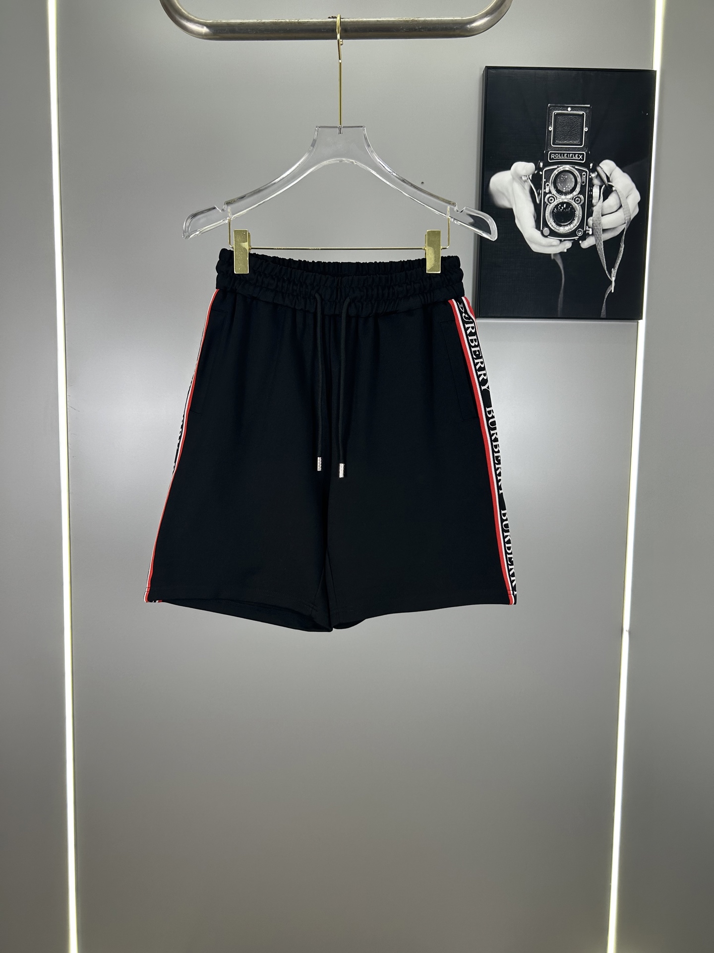 High-End Pablo BBR 2025s Leisure Sports Shorts with Modern Urban Style - 图片 1