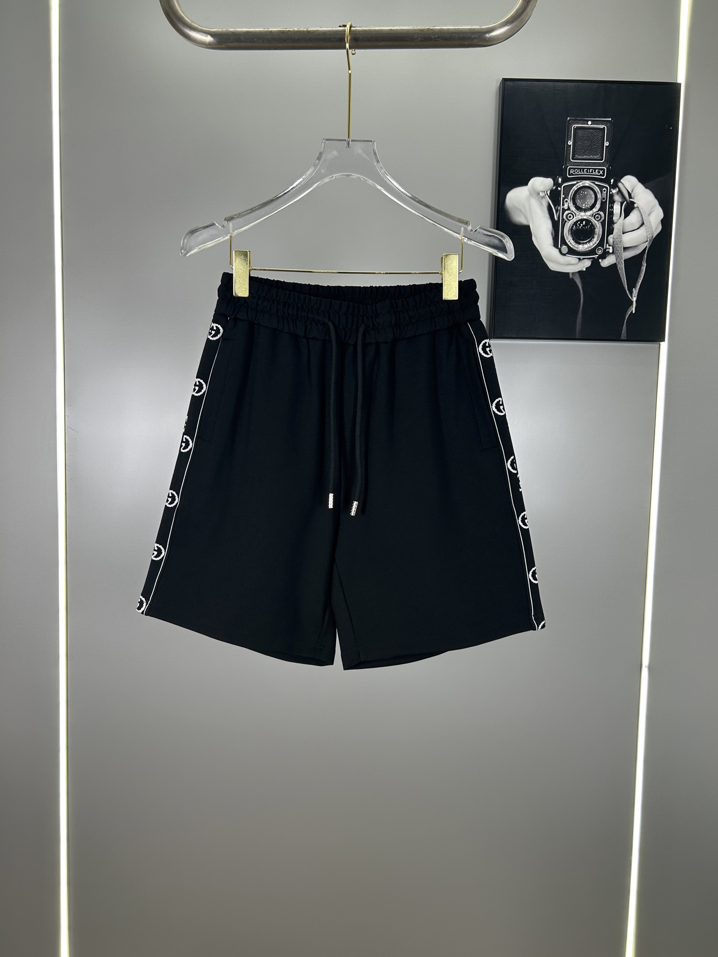 High-End Gucchi 2025s Leisure Sports Shorts with 400g Fabric – Modern Classic Urban Style - 图片 1