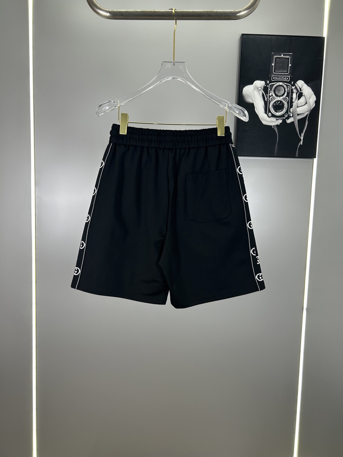High-End Gucchi 2025s Leisure Sports Shorts with 400g Fabric – Modern Classic Urban Style - 图片 2