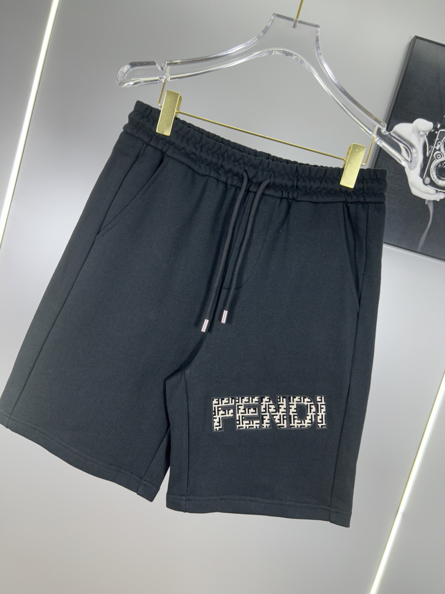 FENDI FEENDI LEFTLOXO Classic Synchronised Shorts in High-End Cotton Fabric - 图片 3