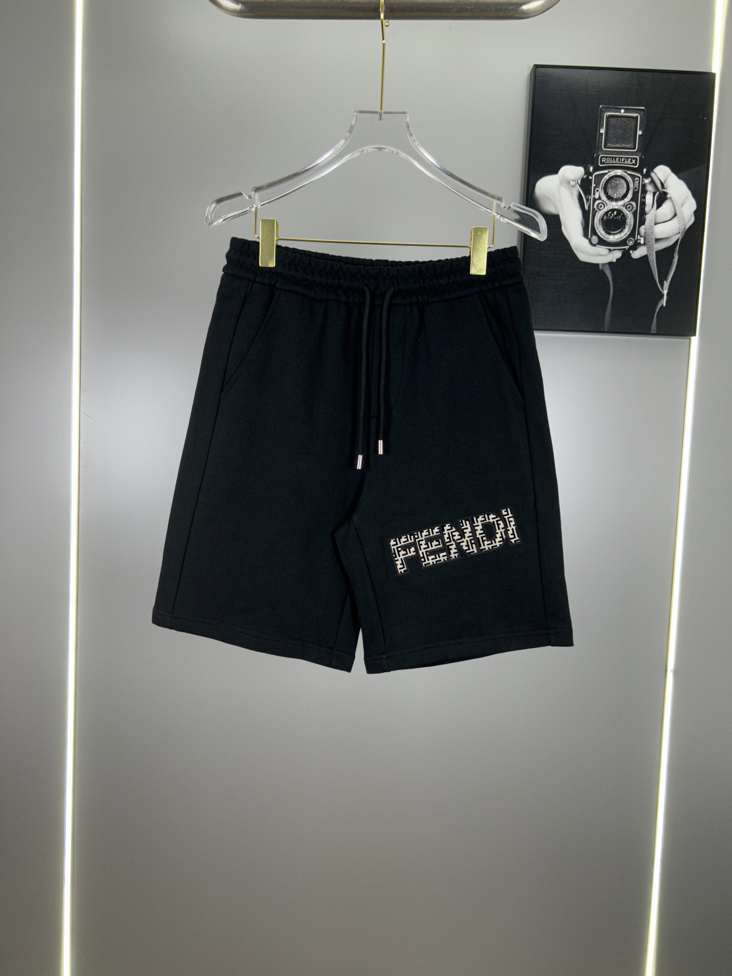 FENDI FEENDI LEFTLOXO Classic Synchronised Shorts in High-End Cotton Fabric - 图片 1