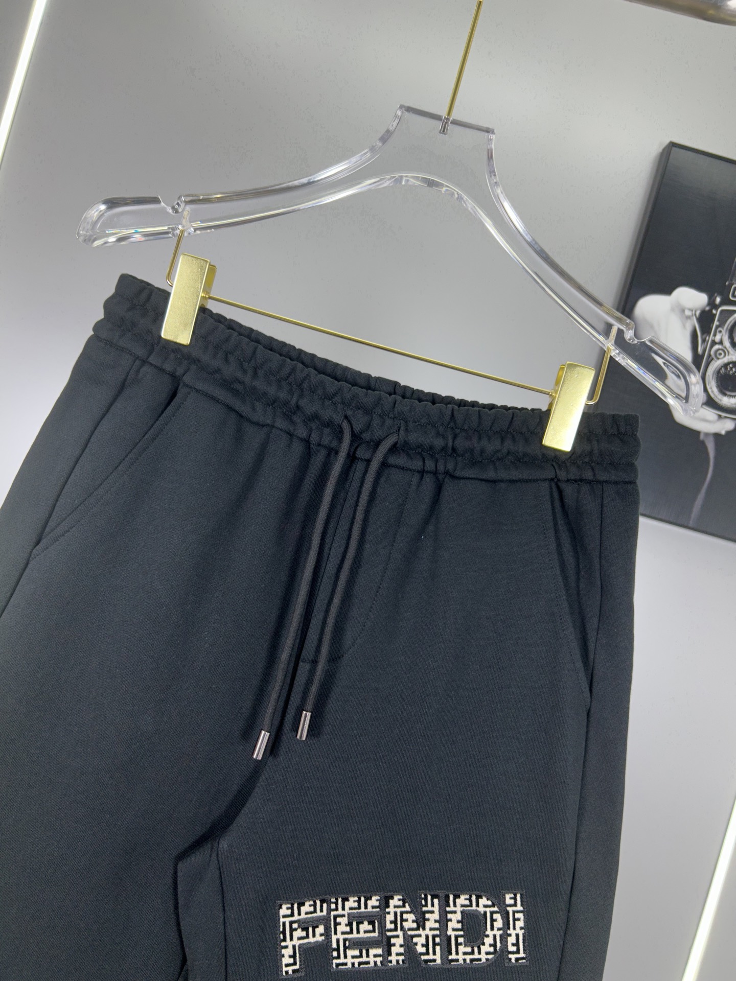 FENDI FEENDI LEFTLOXO Classic Synchronised Shorts in High-End Cotton Fabric - 图片 5