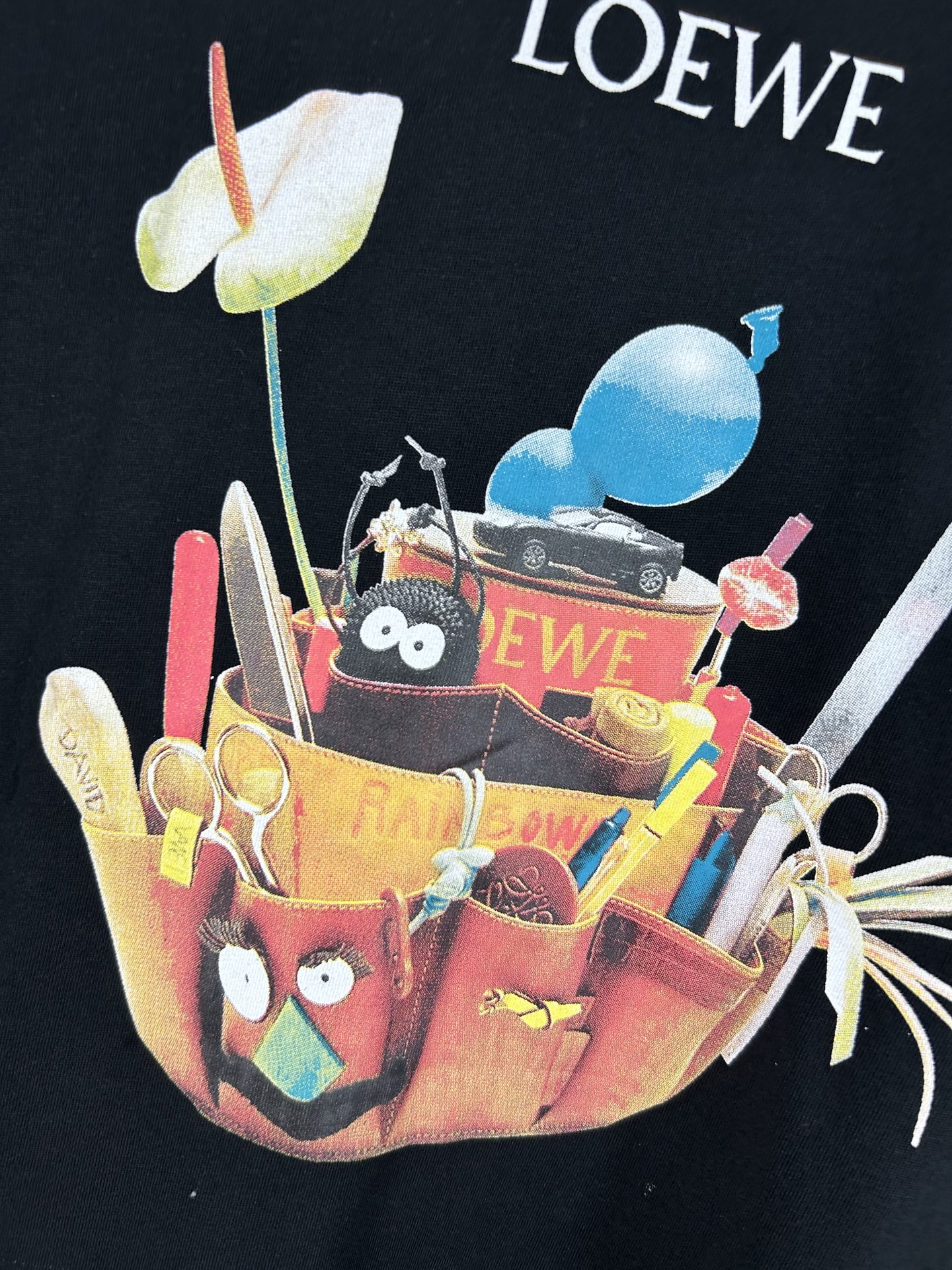 High-End Embroidered Logo T-Shirts with Custom Fabrics and Cosmopolitan Style - 图片 8