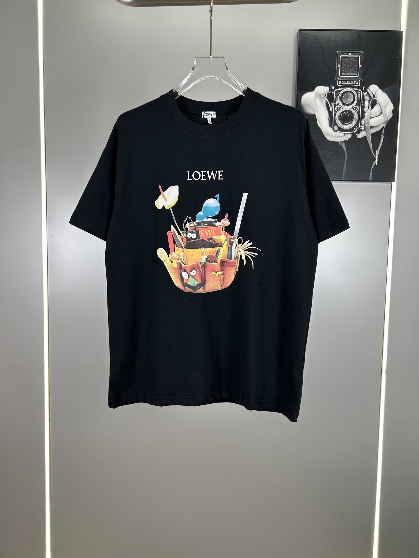 High-End Embroidered Logo T-Shirts with Custom Fabrics and Cosmopolitan Style - 图片 1