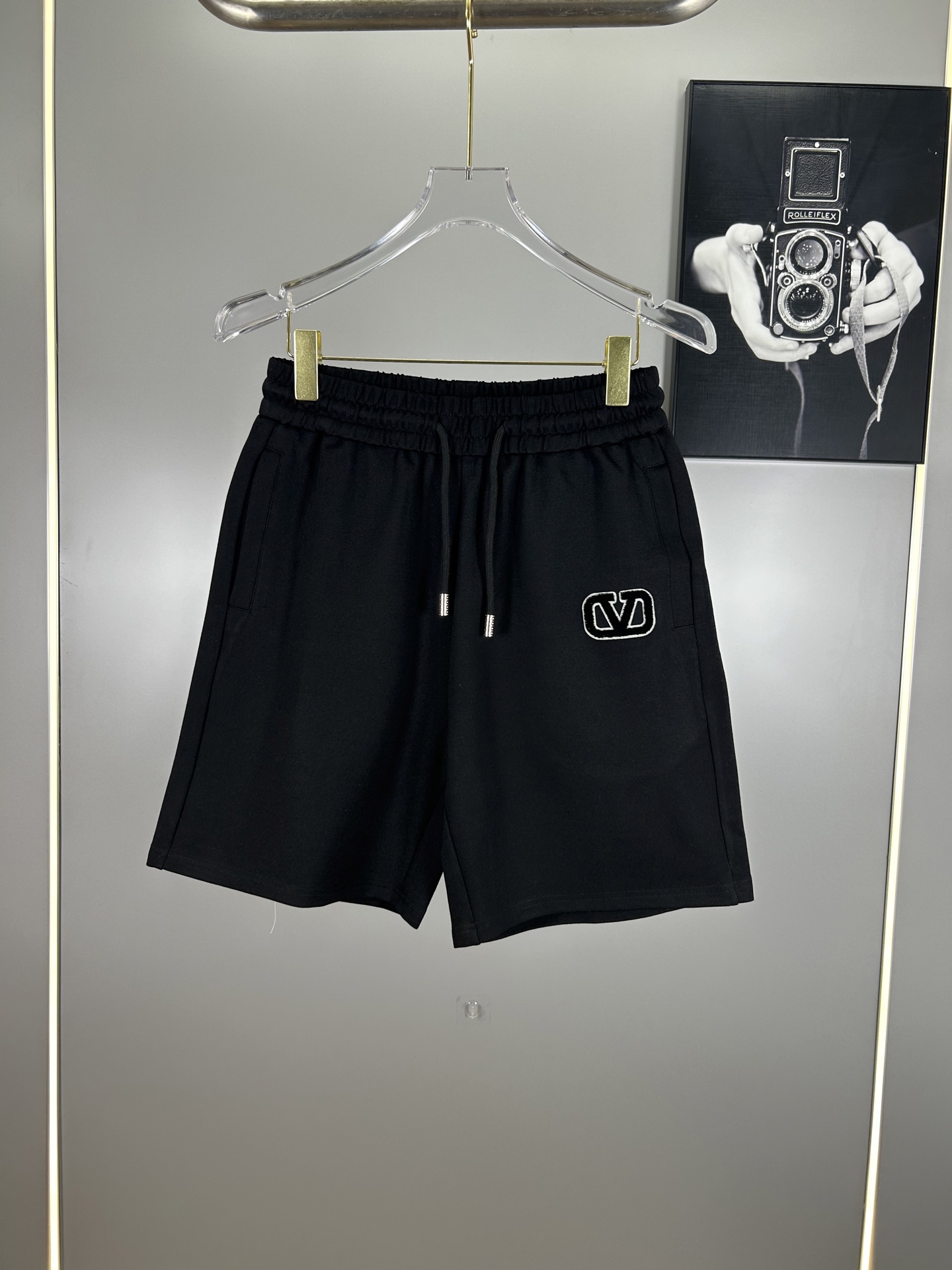 P115 (especificación de versión original de alta gama) Valentino simple 2025ss canal de comercio. Pantalones cortos dep…