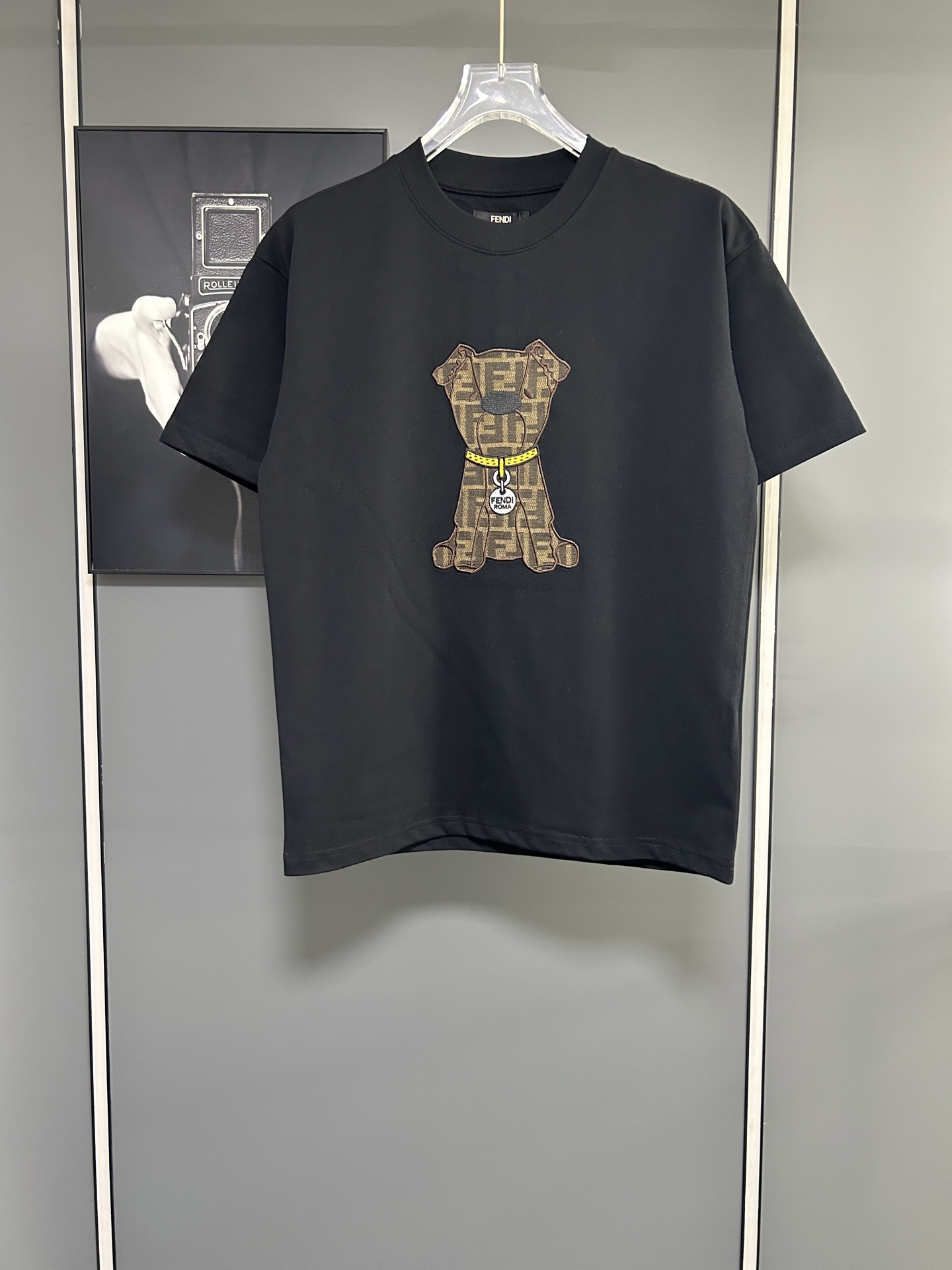 P90 FENDI/Fendi de alta calidad, camiseta de cuello redondo de 320g, clásico de la marca, con bordado de doble F y perr…