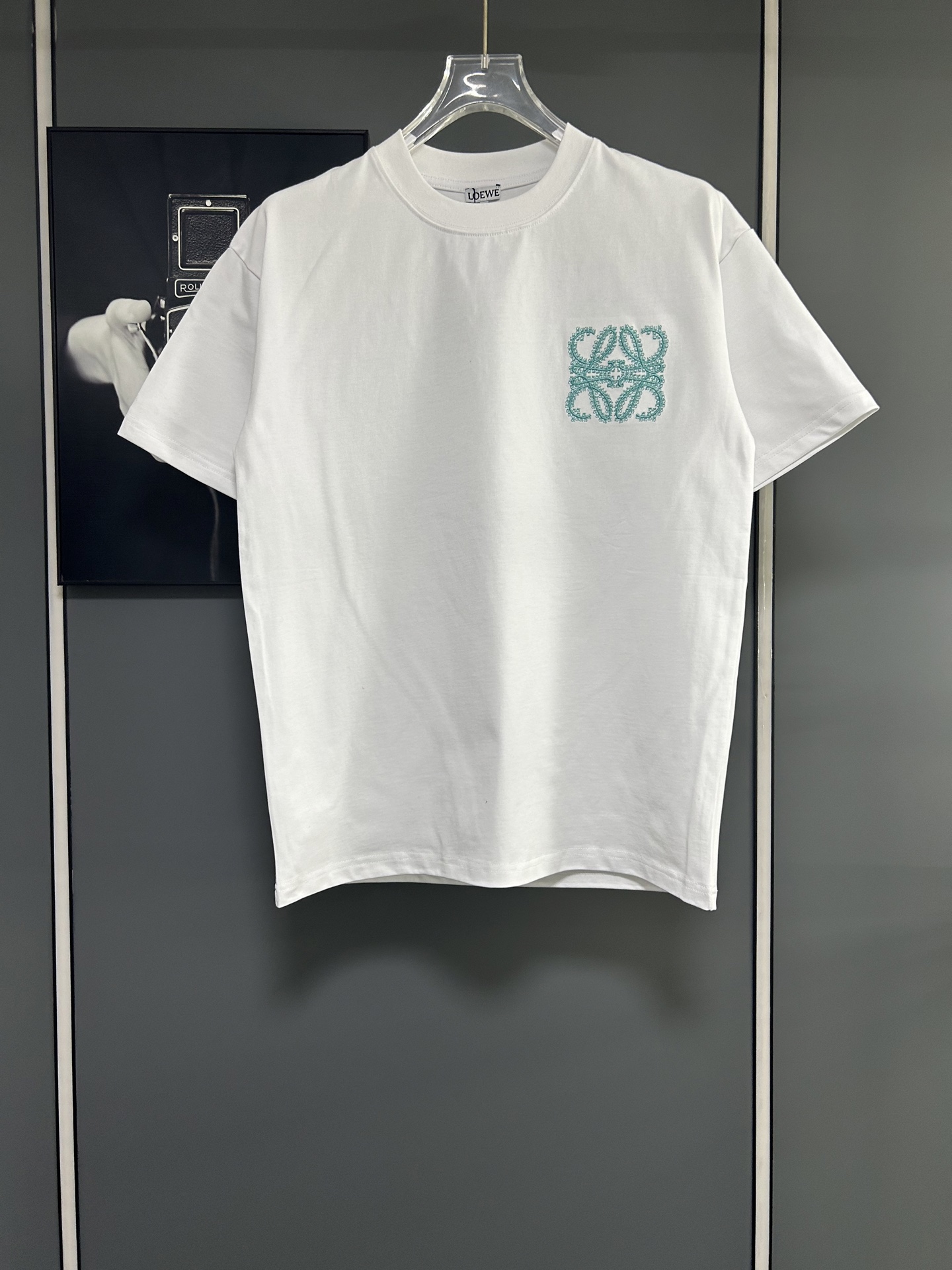 p95 LOEWE/Loewe de alta calidad, camiseta de cuello redondo de 320g, clásico de la marca, con bordado de enredaderas ve…