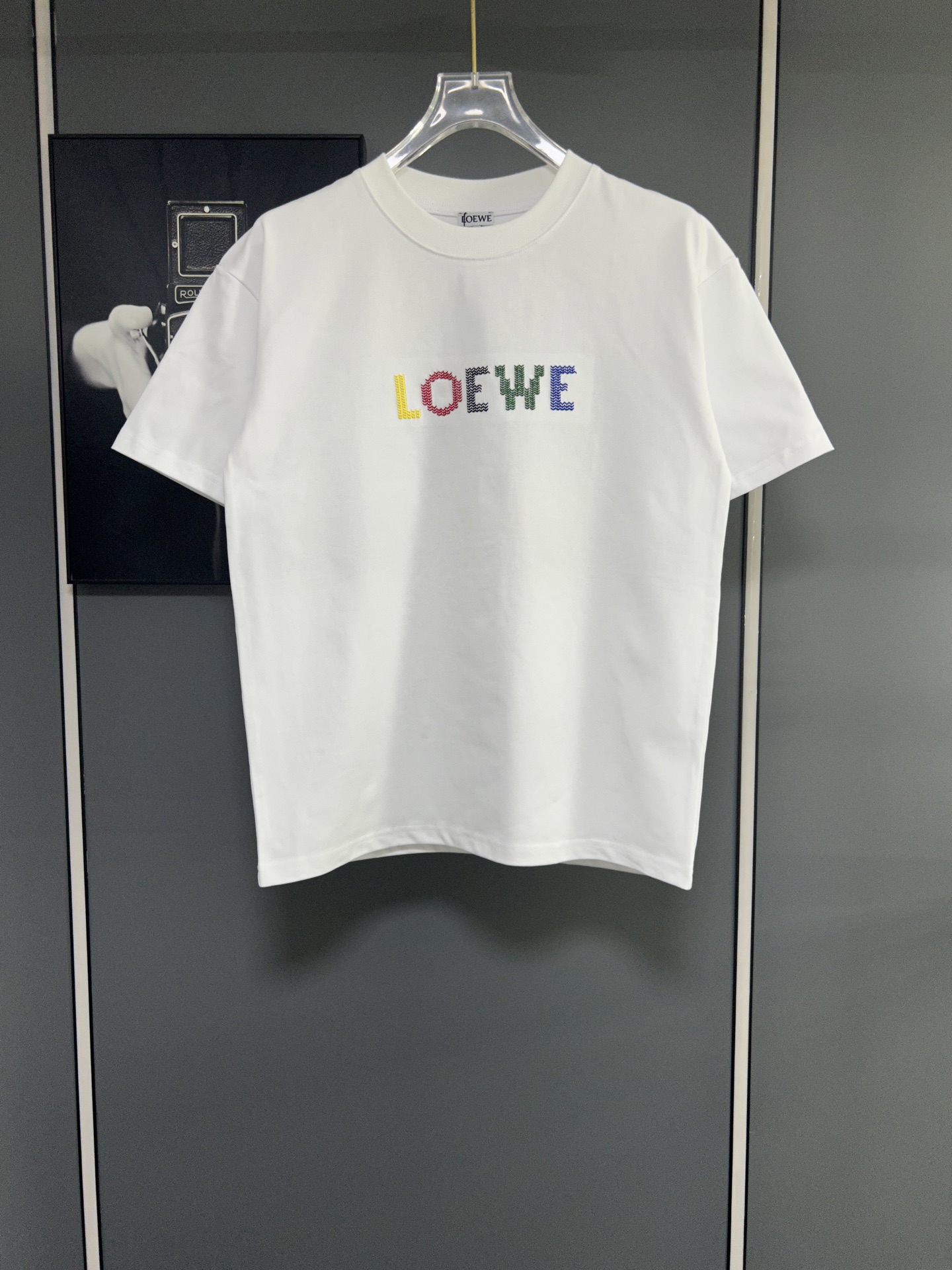p90 LOEWE/罗意威 Camiseta de manga corta de cuello redondo de alta calidad de 320 gramos, clásica de la marca, con bordado…