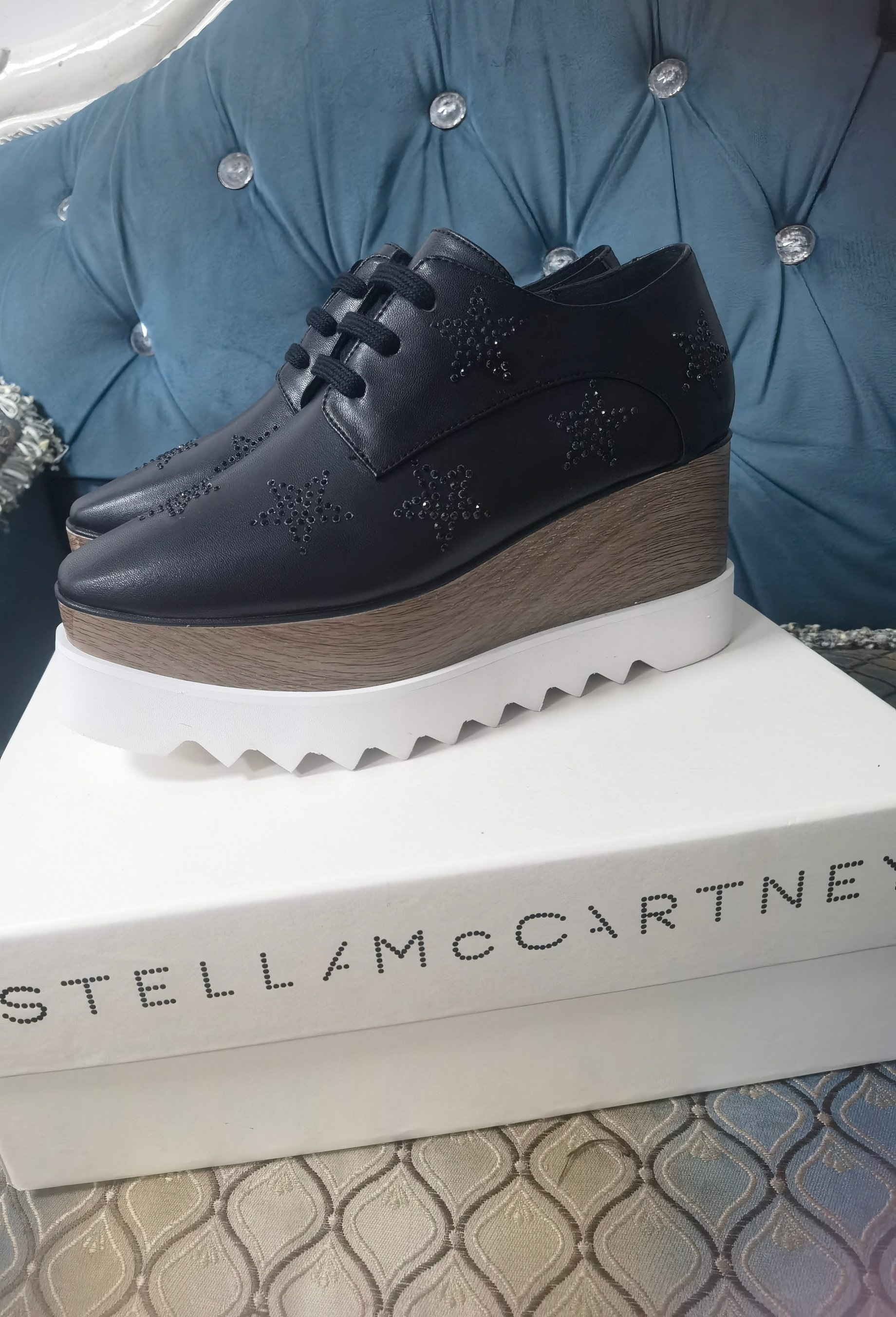 “Stella McCartney’s Big Bottom Shoes: 8cm, Size 35-40, 41 Available, 650 Pairs” - 图片 3