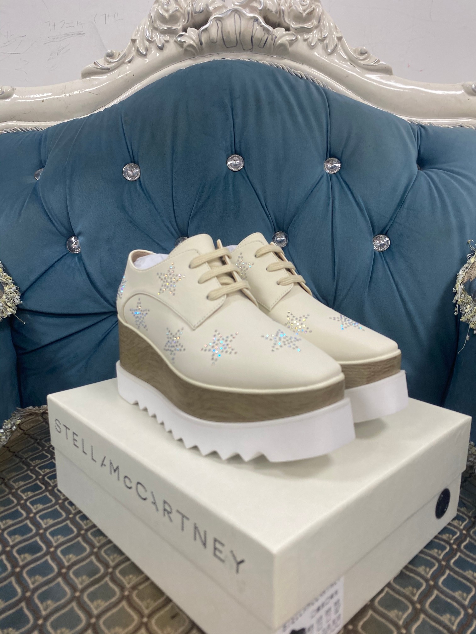 “Stella McCartney’s Big Bottom Shoes: 8cm, Size 35-40, 41, 650 Available” - 图片 2