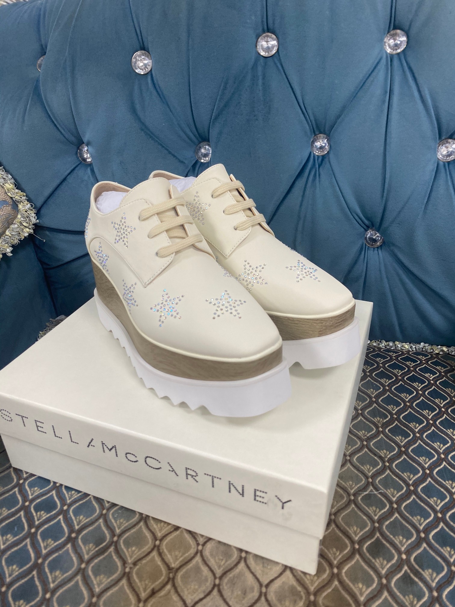 “Stella McCartney’s Big Bottom Shoes: 8cm, Size 35-40, 41, 650 Available” - 图片 7