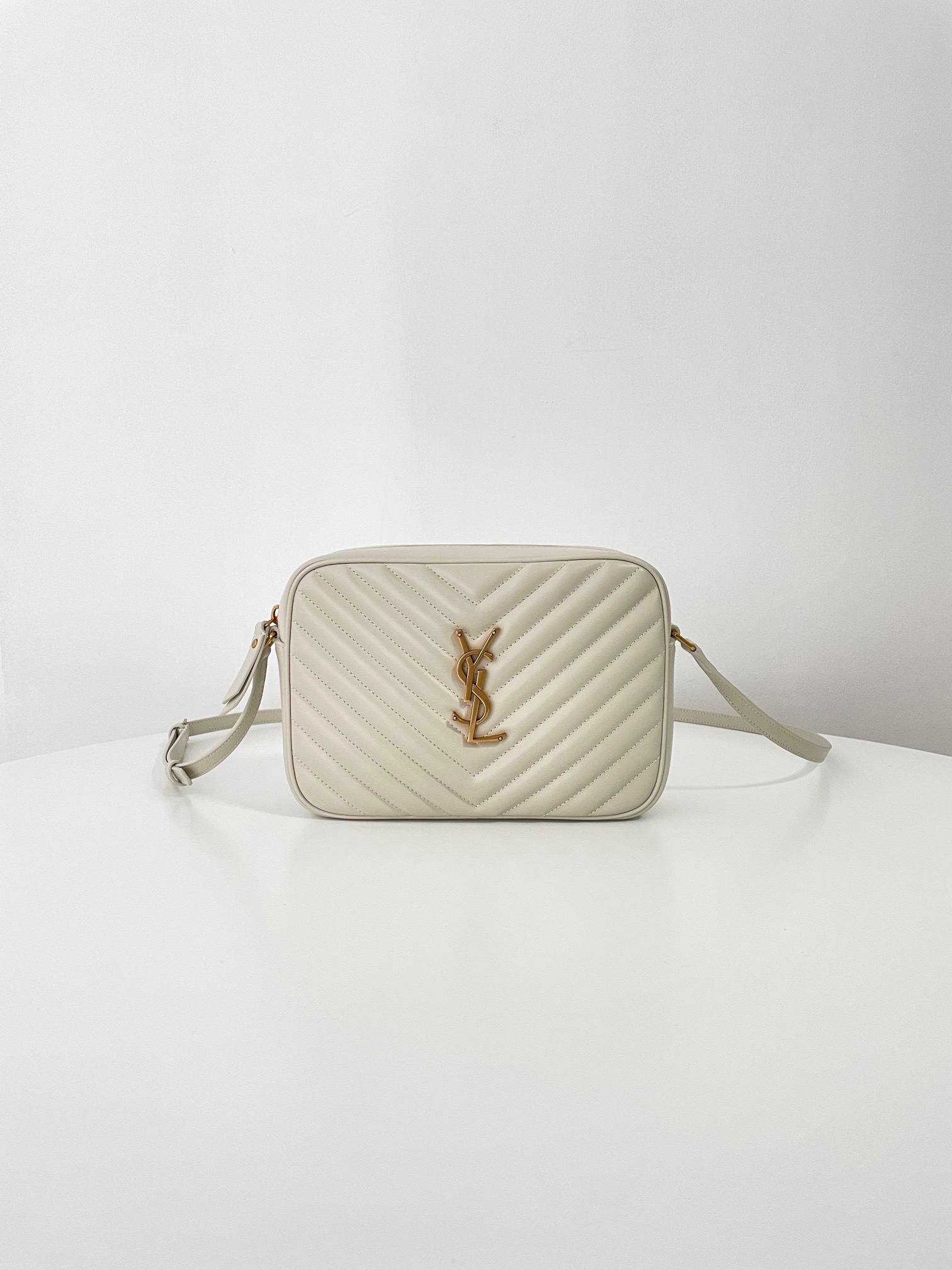 Yves Saint Laurent Camera Bags White Calfskin Cowhide Casual