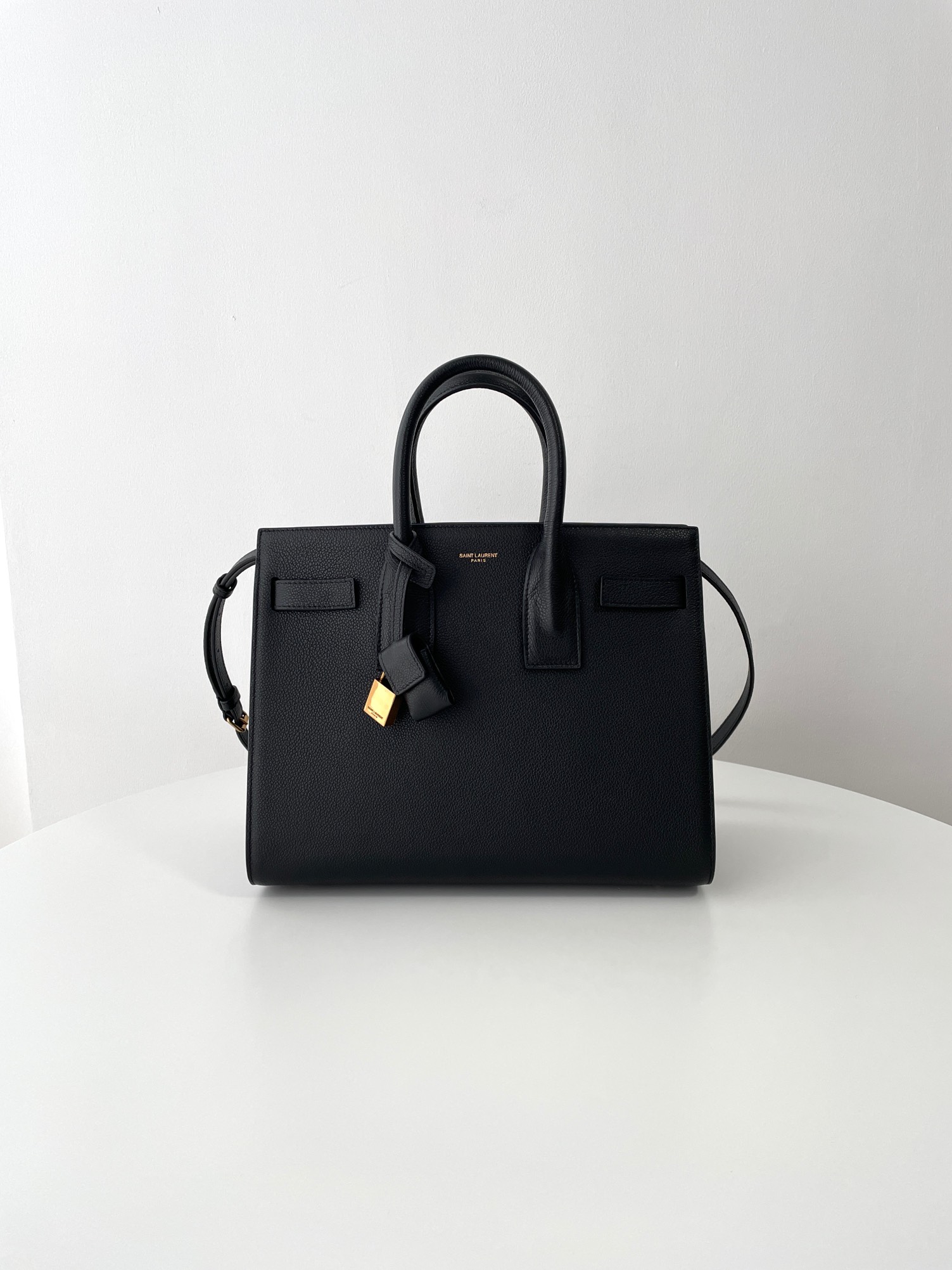 Réplica encontrada
 Yves Saint Laurent YSL Sac De Jour Bolsos cruzados y bandoleras Oro