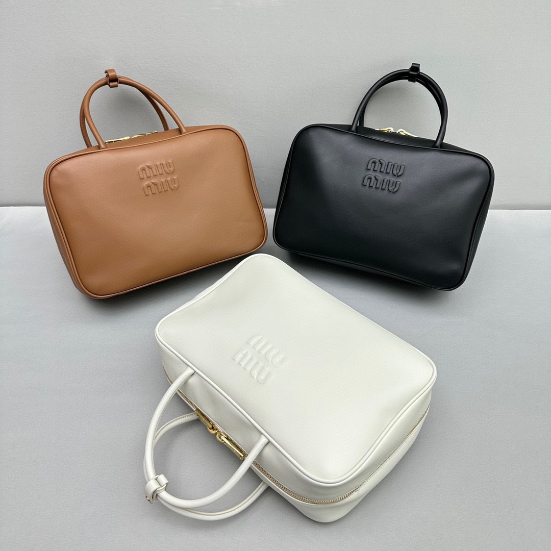 Miu Miu Luxury Designer Handbag Shoulder Crossbody Bag crafted in 4