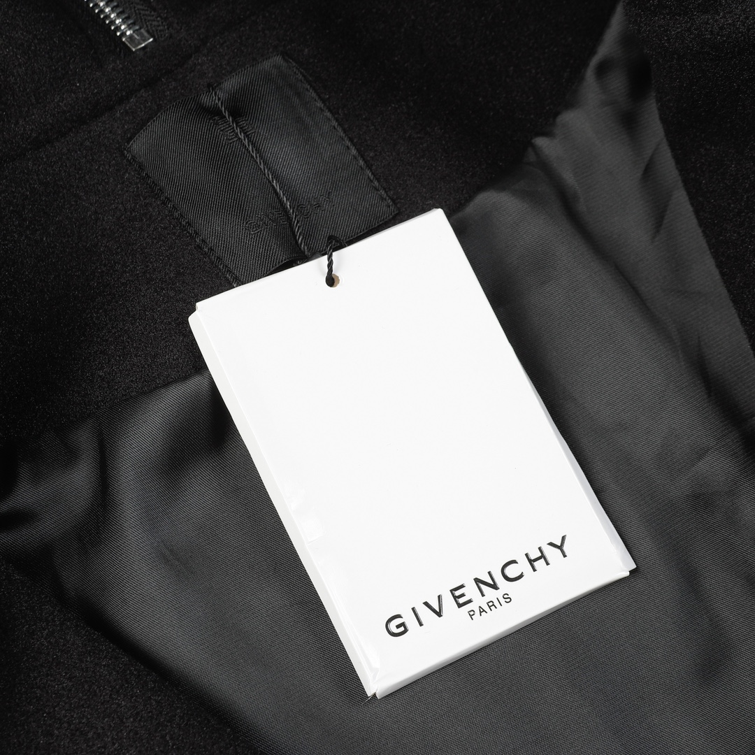 Fashion Highlights: GVC Baseball Jacket, Laser-Burned Parchment, Hat Zipper, Tweed Leather Combination. - 图片 4