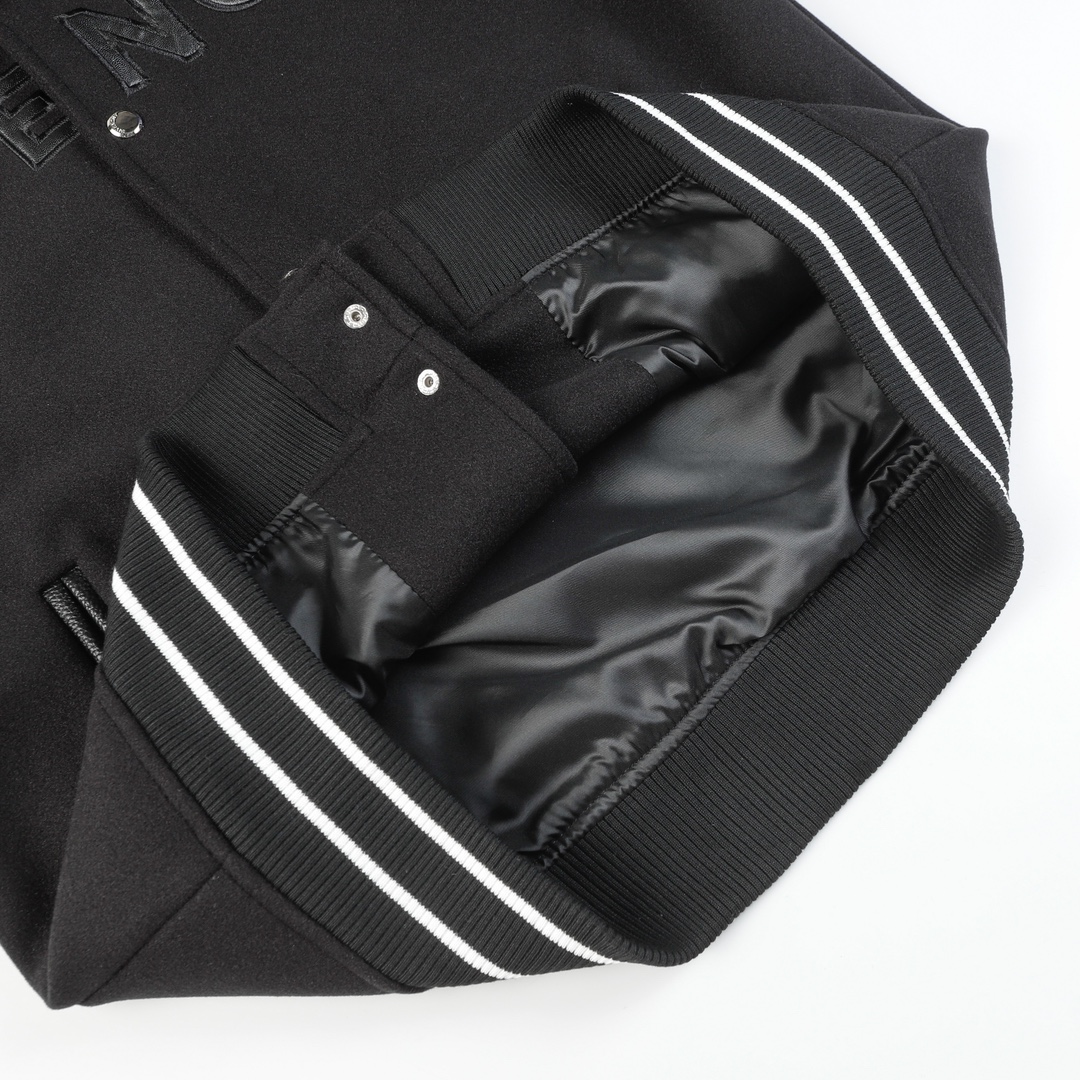 Fashion Highlights: GVC Baseball Jacket, Laser-Burned Parchment, Hat Zipper, Tweed Leather Combination. - 图片 7