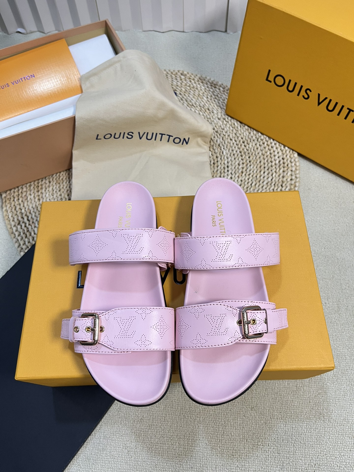 Louis Vuitton Scarpe Pantofole Incisione Pelle bovina Gomma di pecora Collezione Primavera/Estate