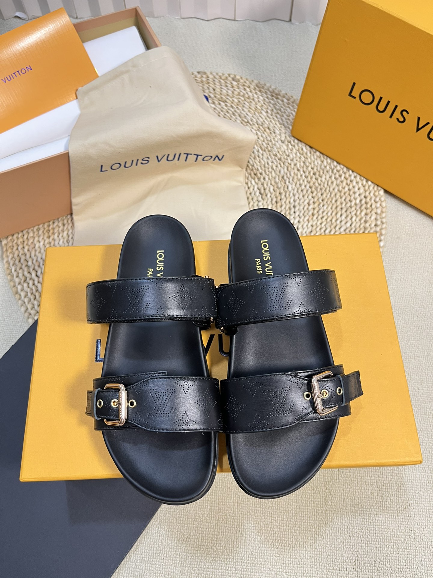 Louis Vuitton Scarpe Pantofole Incisione Pelle bovina Gomma di pecora Collezione Primavera/Estate