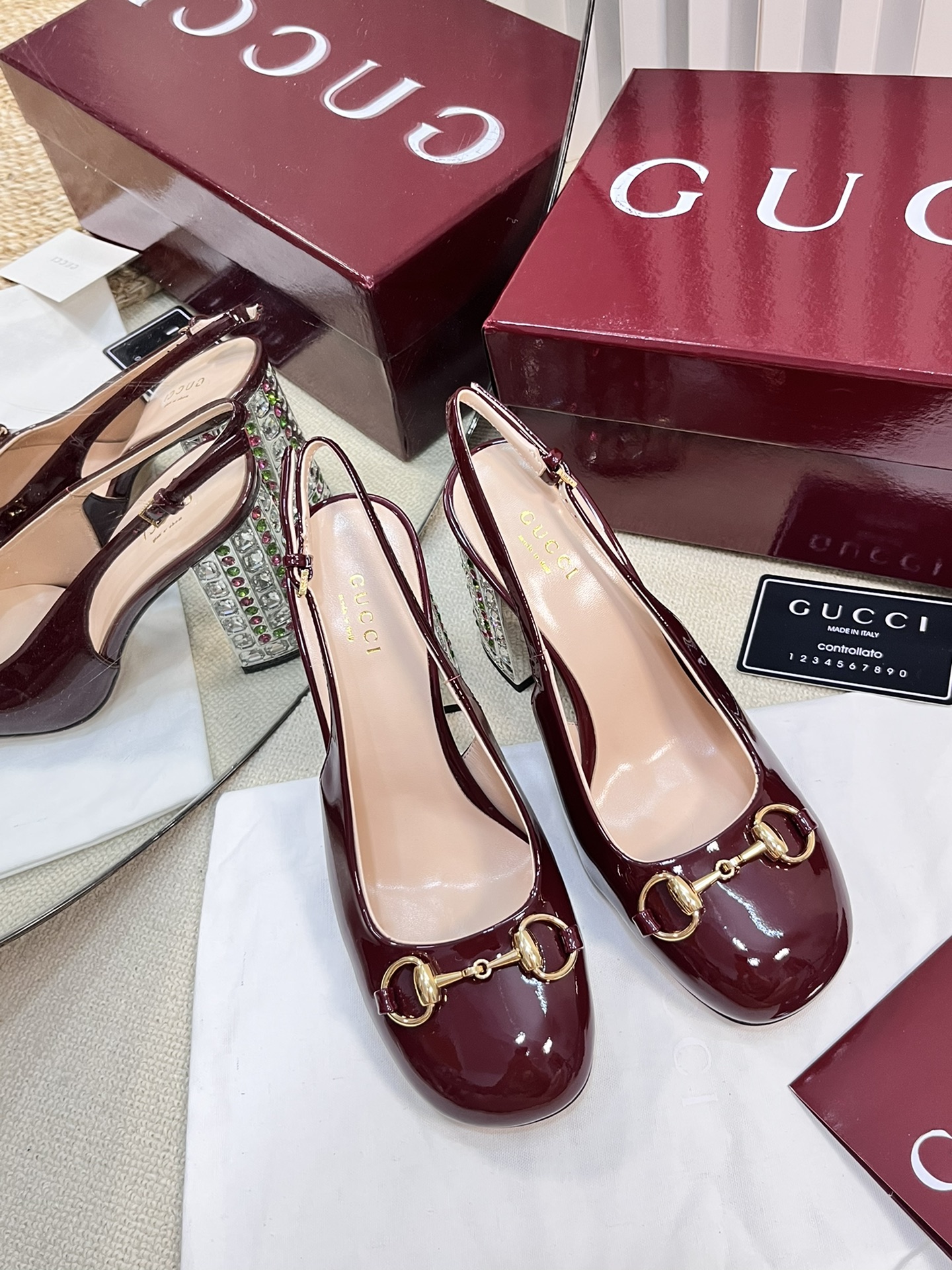 Gucci Chaussures Sandales Rouge Genuine Leather Peau de mouton Cuir verni