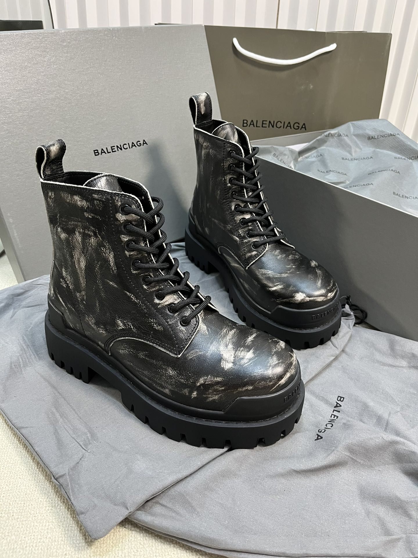 Balencaiga Graffiti Boots: Soft, Thick Soles, Ideal for Girls 35-45 - 图片 2