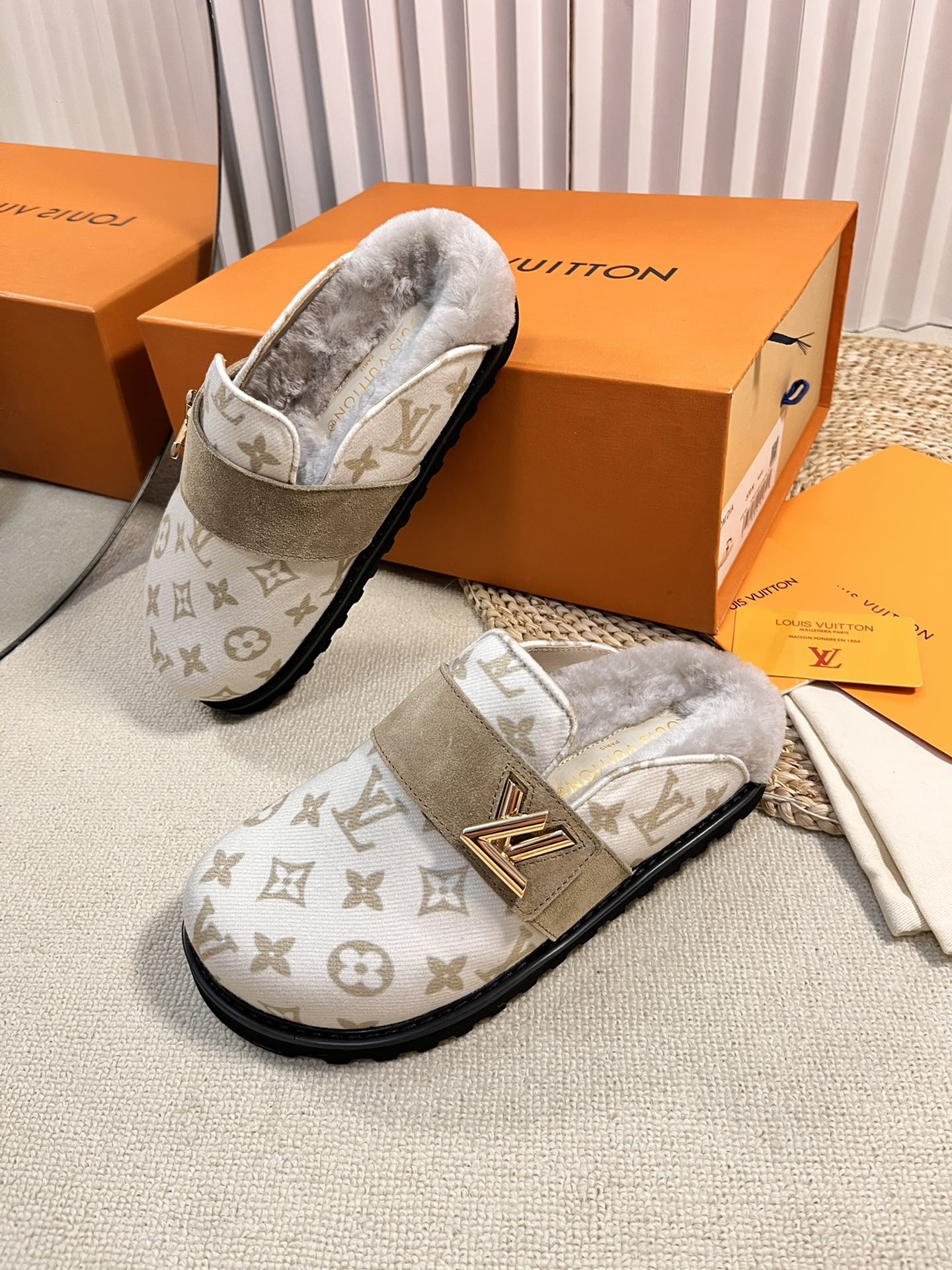 Louis Vuitton路易威登Lv包头拖鞋驴牌 5
