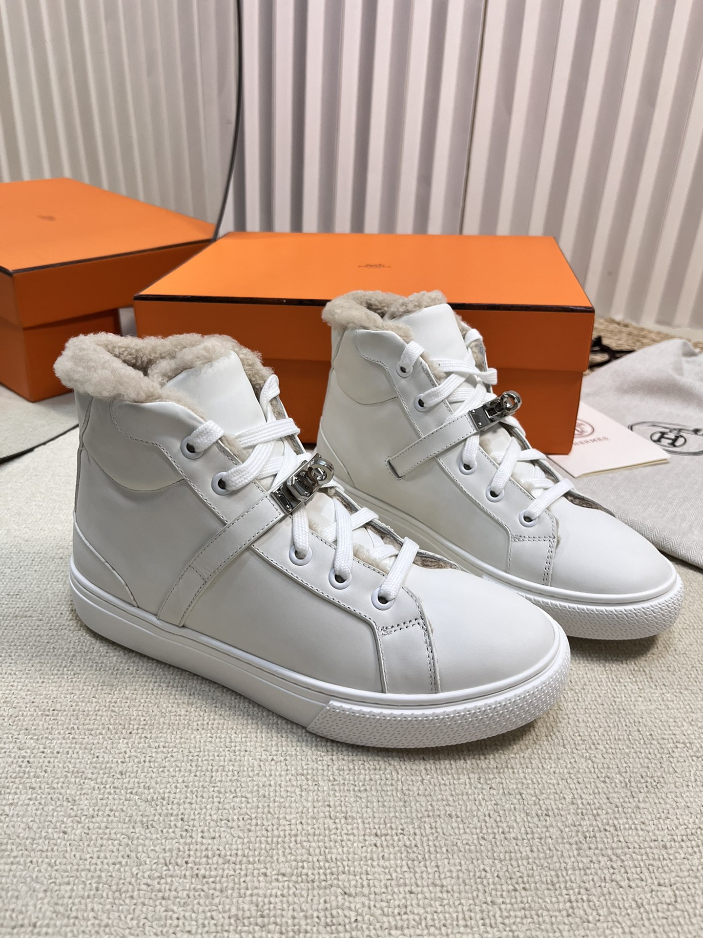 Hermès Classic Luxury Leather Shoe Loafer Ref.1F4E3679 2