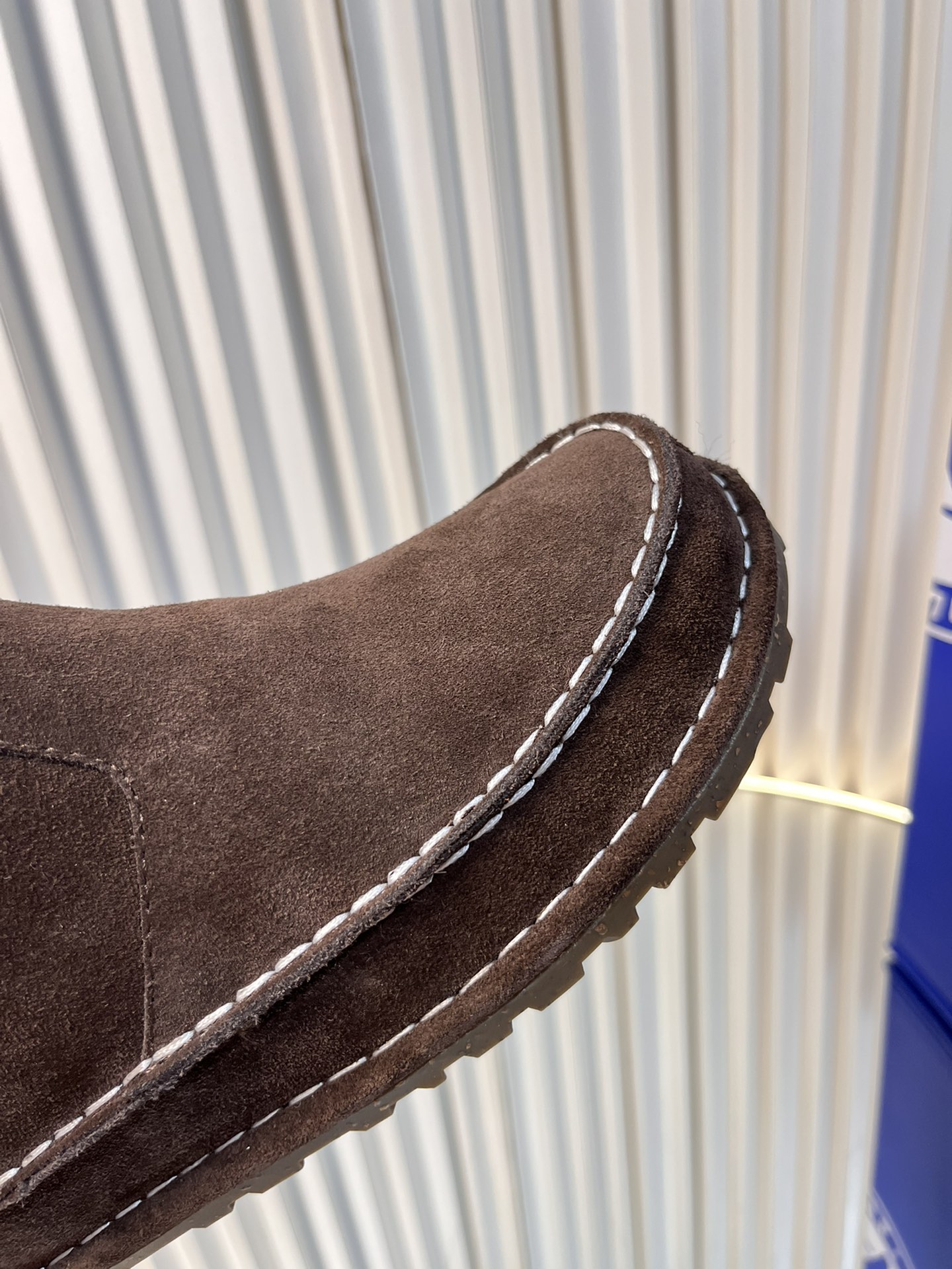 Fashionable and Cozy: Birkenstock 2024 Autumn Winter Heavy Wooled Snow Boots - 图片 7