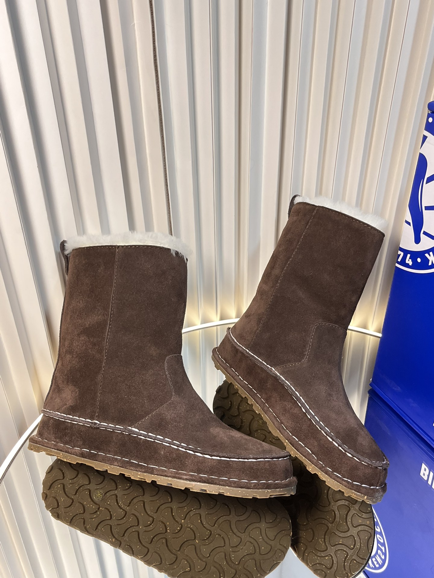 Fashionable and Cozy: Birkenstock 2024 Autumn Winter Heavy Wooled Snow Boots - 图片 6