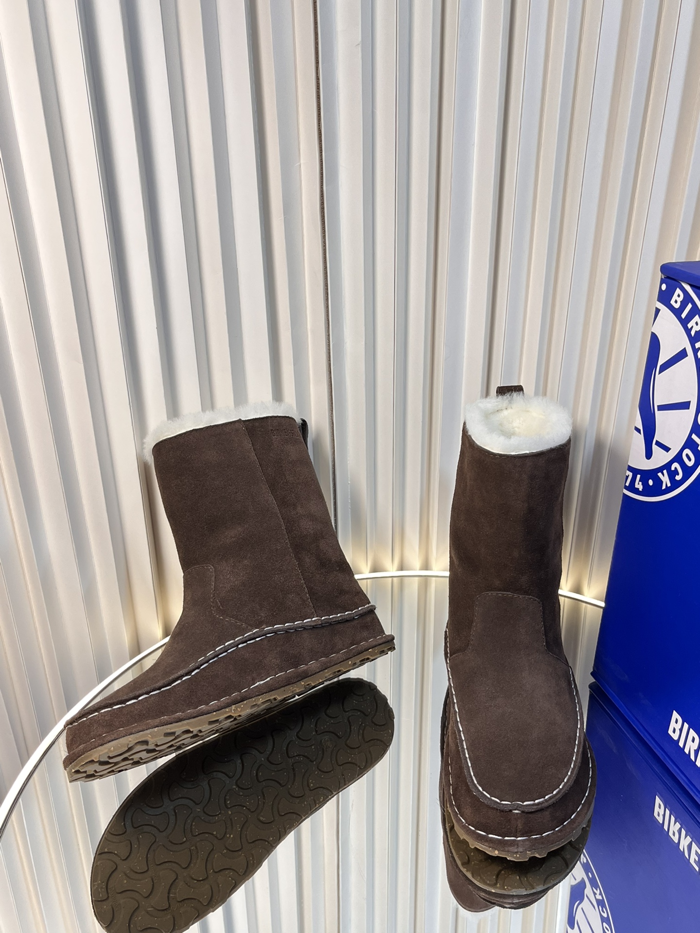 Fashionable and Cozy: Birkenstock 2024 Autumn Winter Heavy Wooled Snow Boots - 图片 3