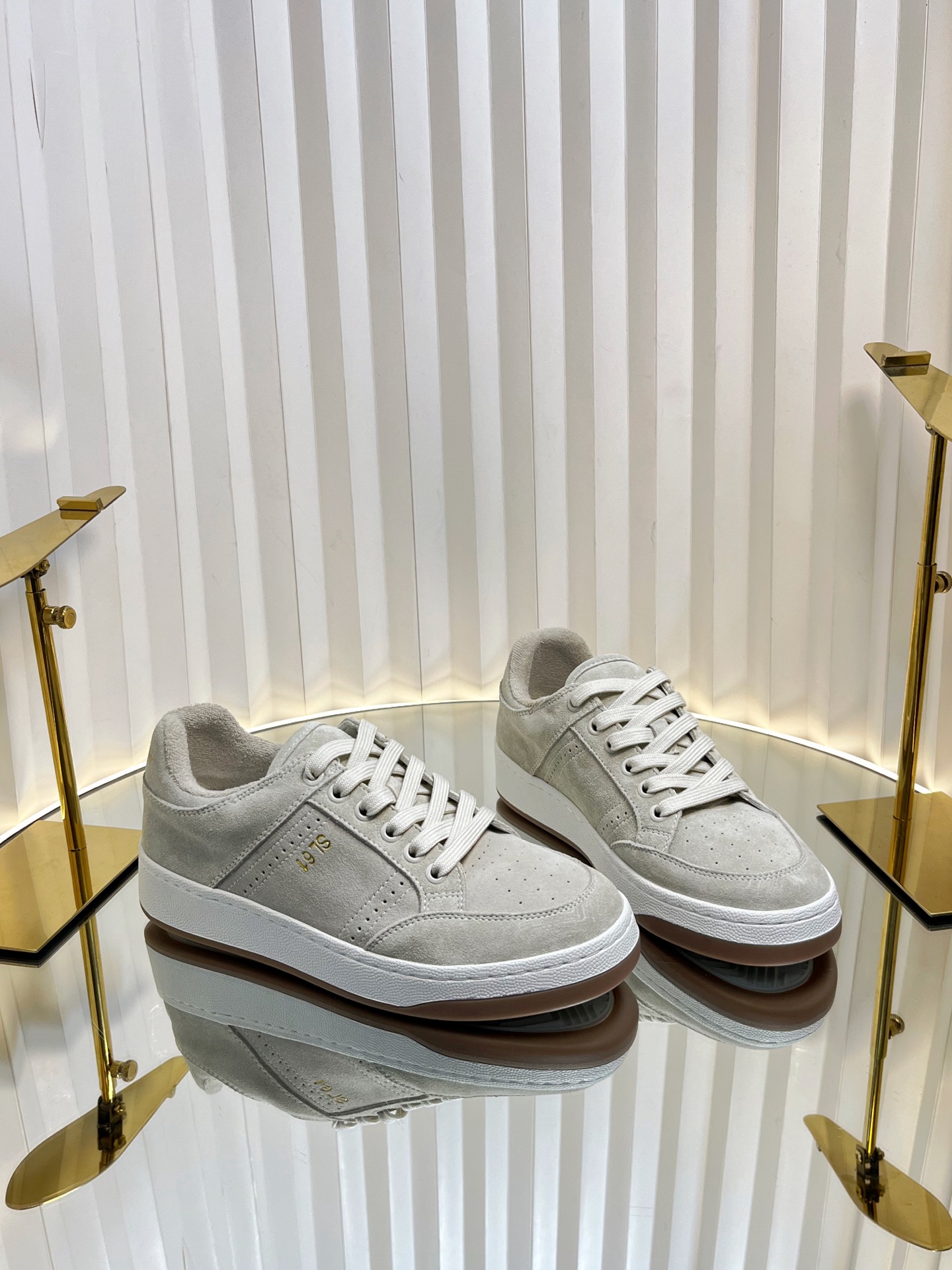 YSL SAINT LAURENT P153 Spring and Summer Light Sports Shoes Collection - 图片 3