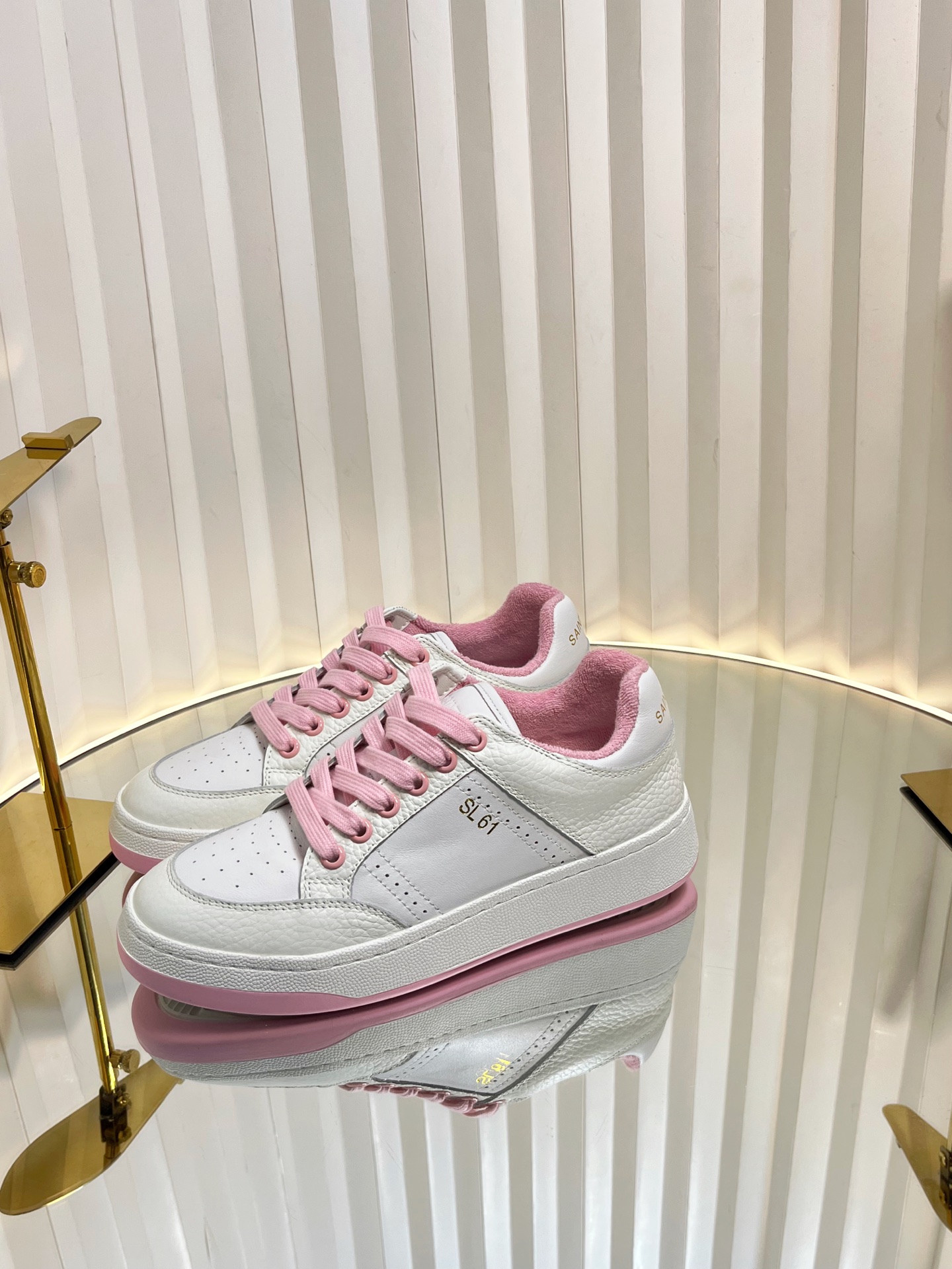 YSL Saint Laurent P153 Sports and Light Shoes Collection Overview - 图片 4