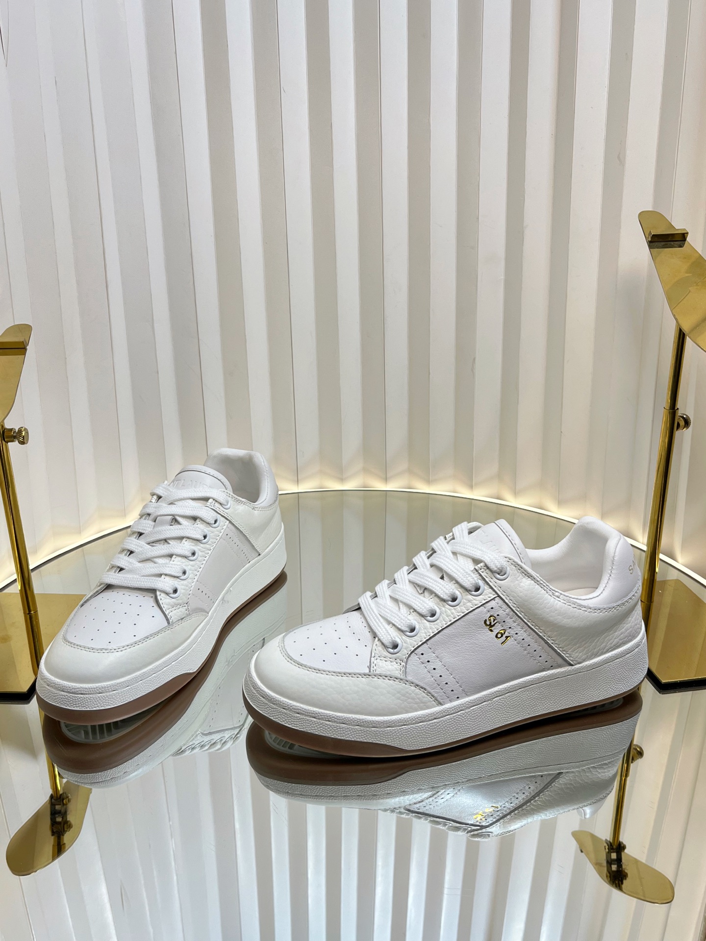YSL Saint Laurent P153 Sports and Light Shoes Collection Overview - 图片 2