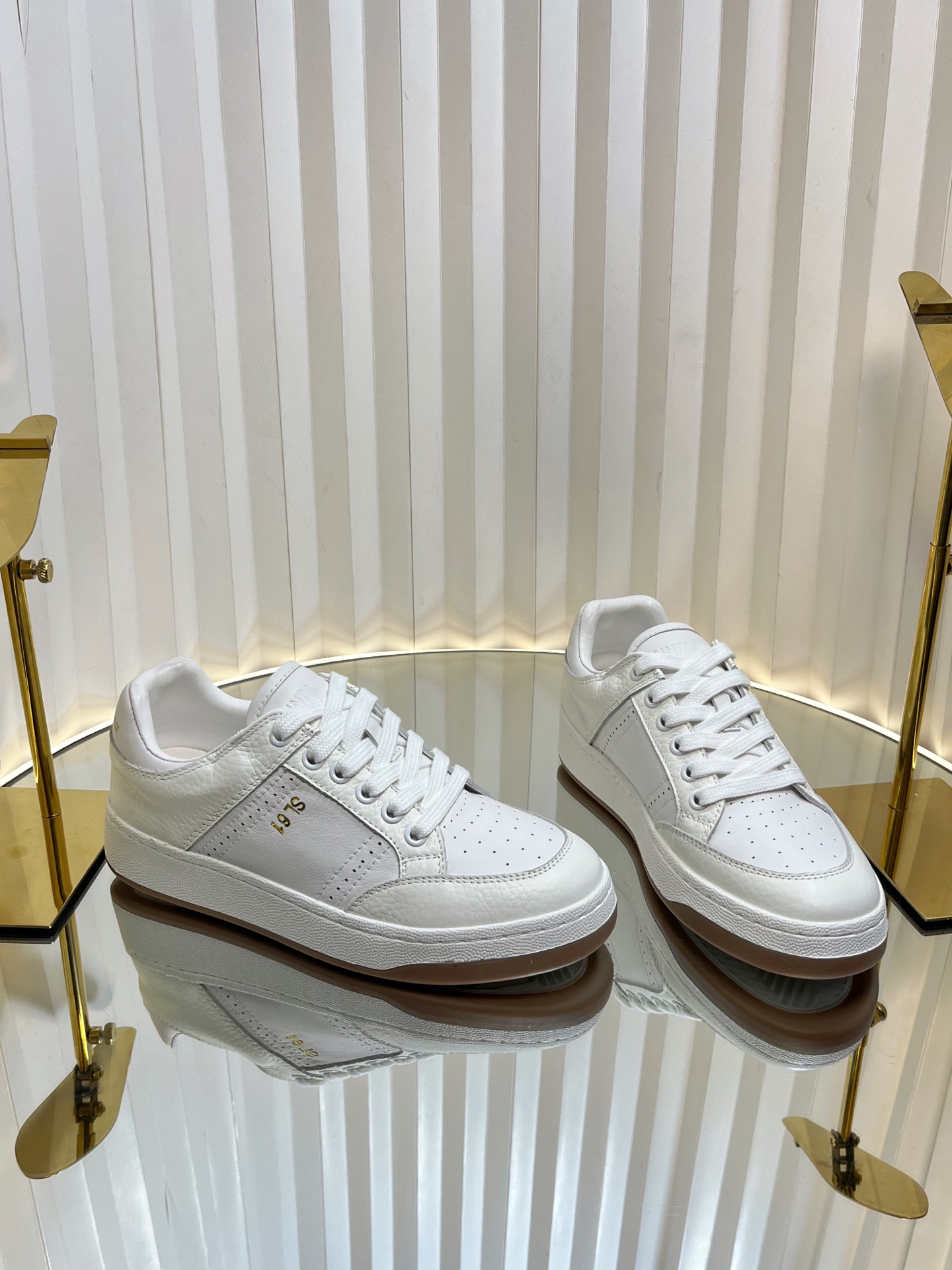 YSL Saint Laurent P153 Sports and Light Shoes Collection Overview - 图片 3