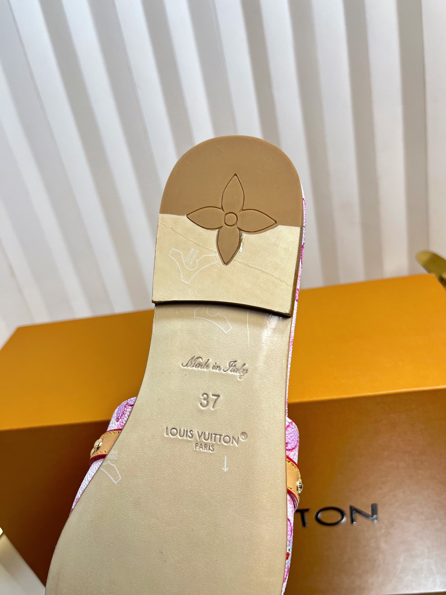 Louis Vuitton Murakami Pink Monogram Leather Bowtie Women's Mules Slides 10 i1744669671789 7543 0 8