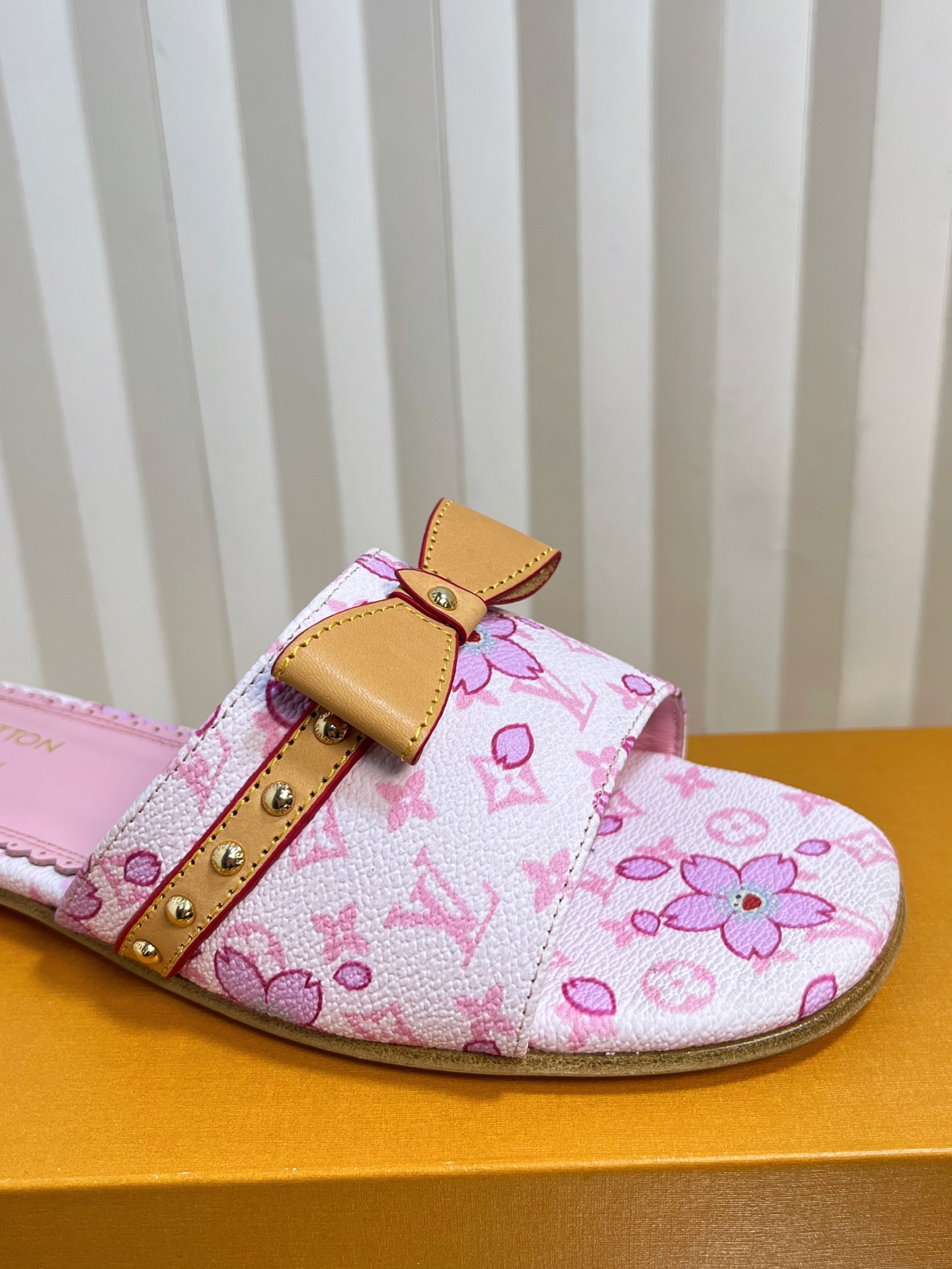 Louis Vuitton Murakami Pink Monogram Leather Bowtie Women's Mules Slides 8 i1744669672927 5101 0 6