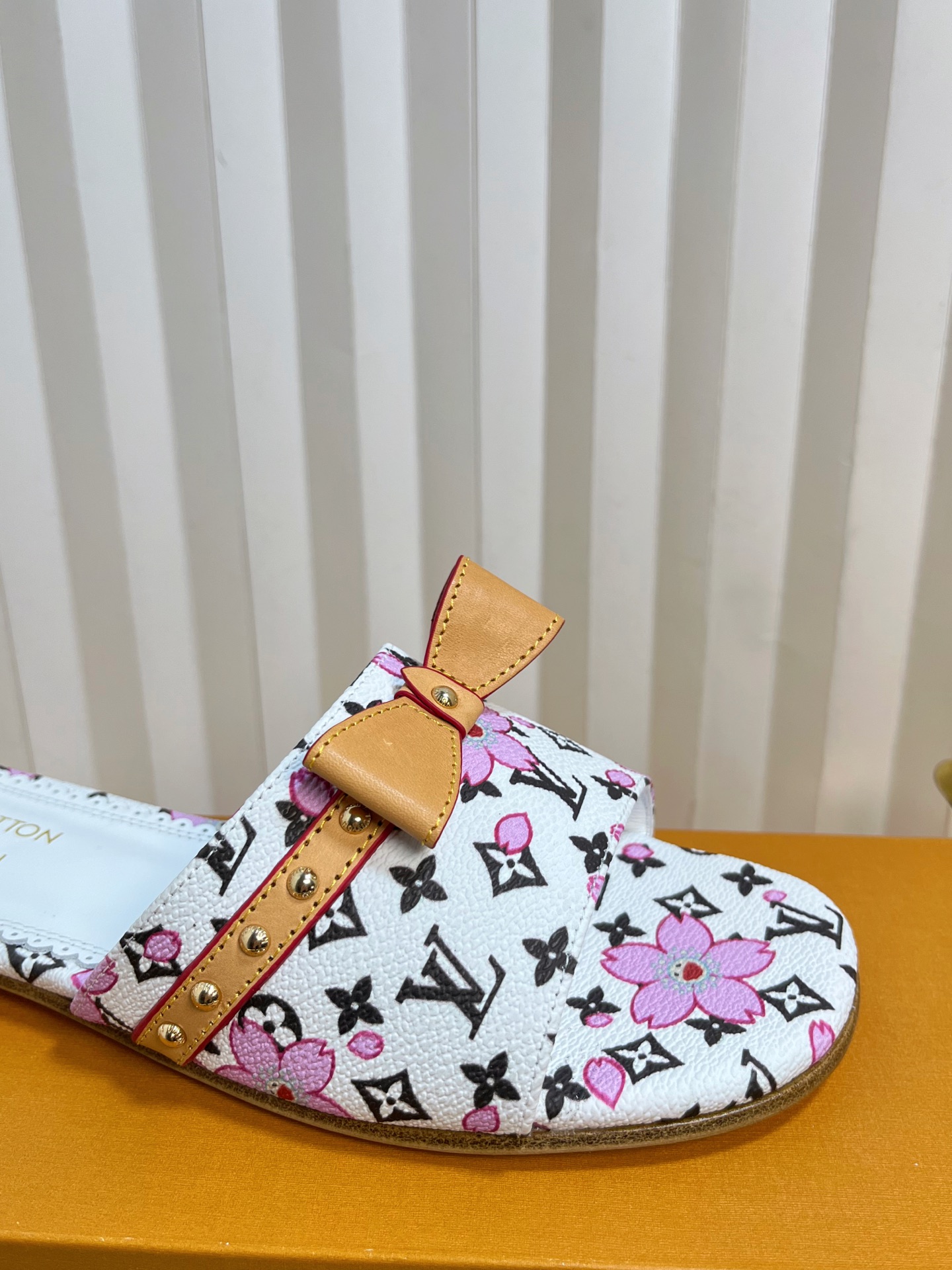 Louis Vuitton Murakami Print Bow Detail Slides Women's Size 35-42 7 i1744669700482 4950 0 6