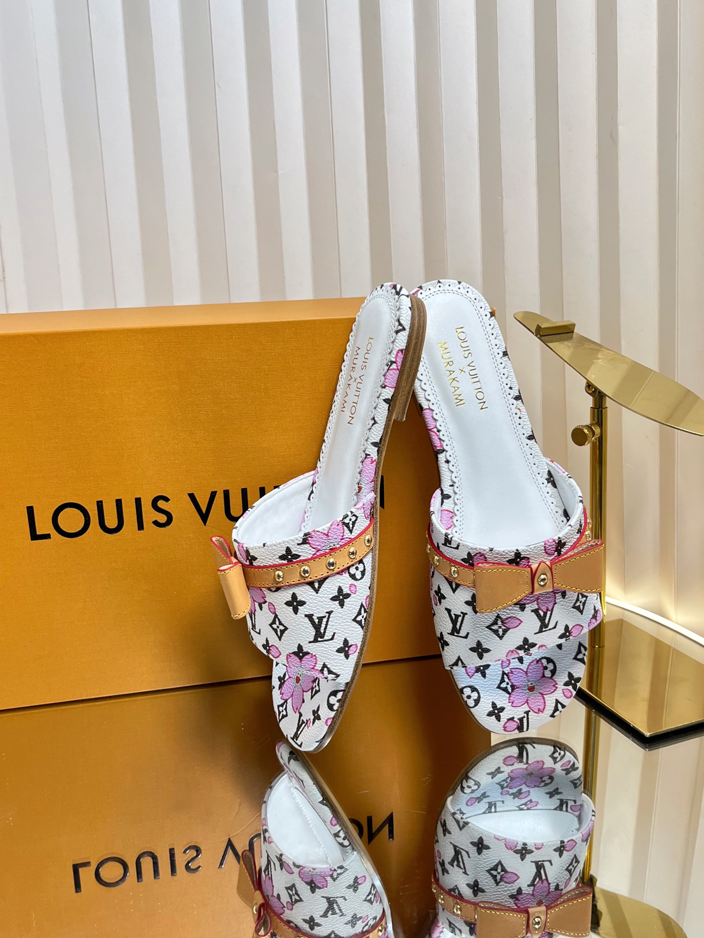 Louis Vuitton Murakami Print Bow Detail Slides Women's Size 35-42 6 i1744669702037 7216 0 5
